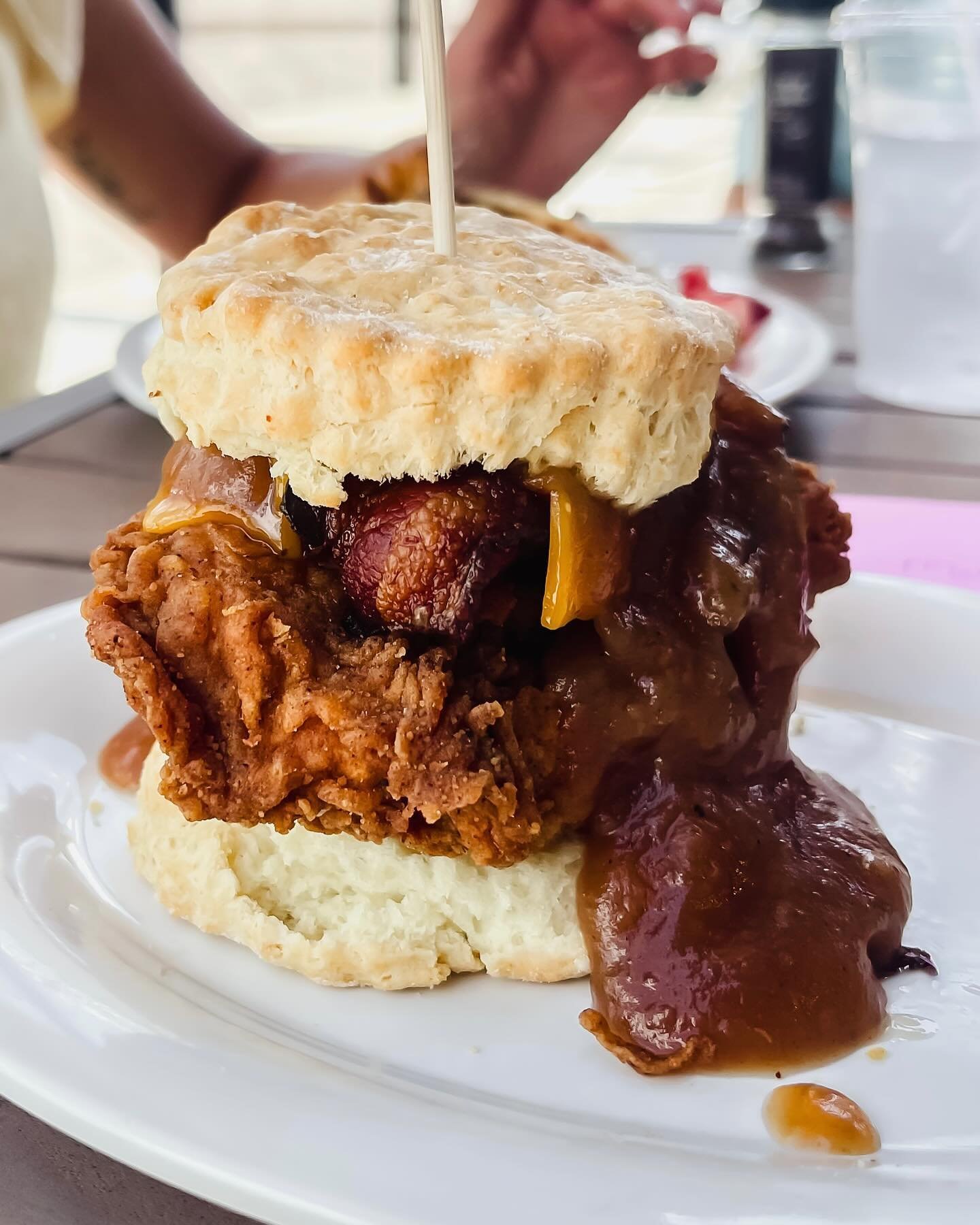 birthday brunch&rsquo;n🥓🧀🍎

#brunch #biscuit #breakfast #yummy #foodblogfeed #goodmoodfood