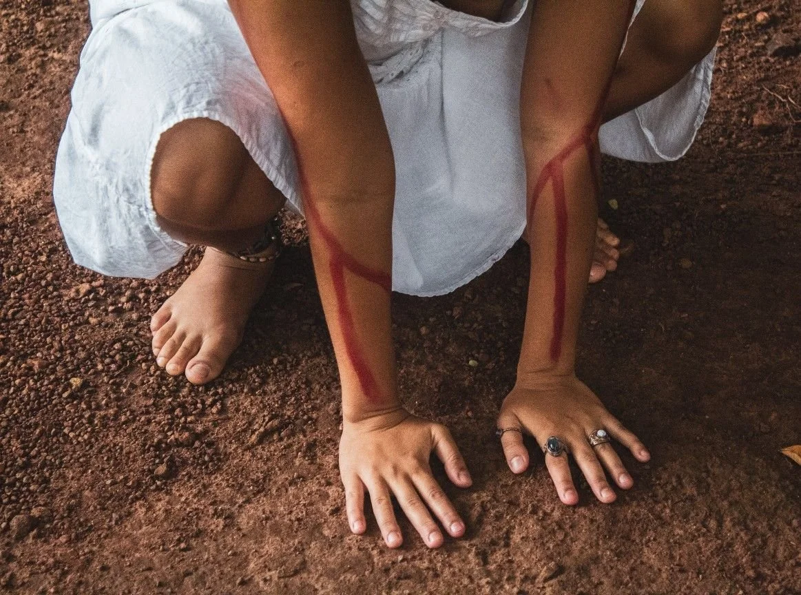 Pierwsza krew, emocje i tożsamość