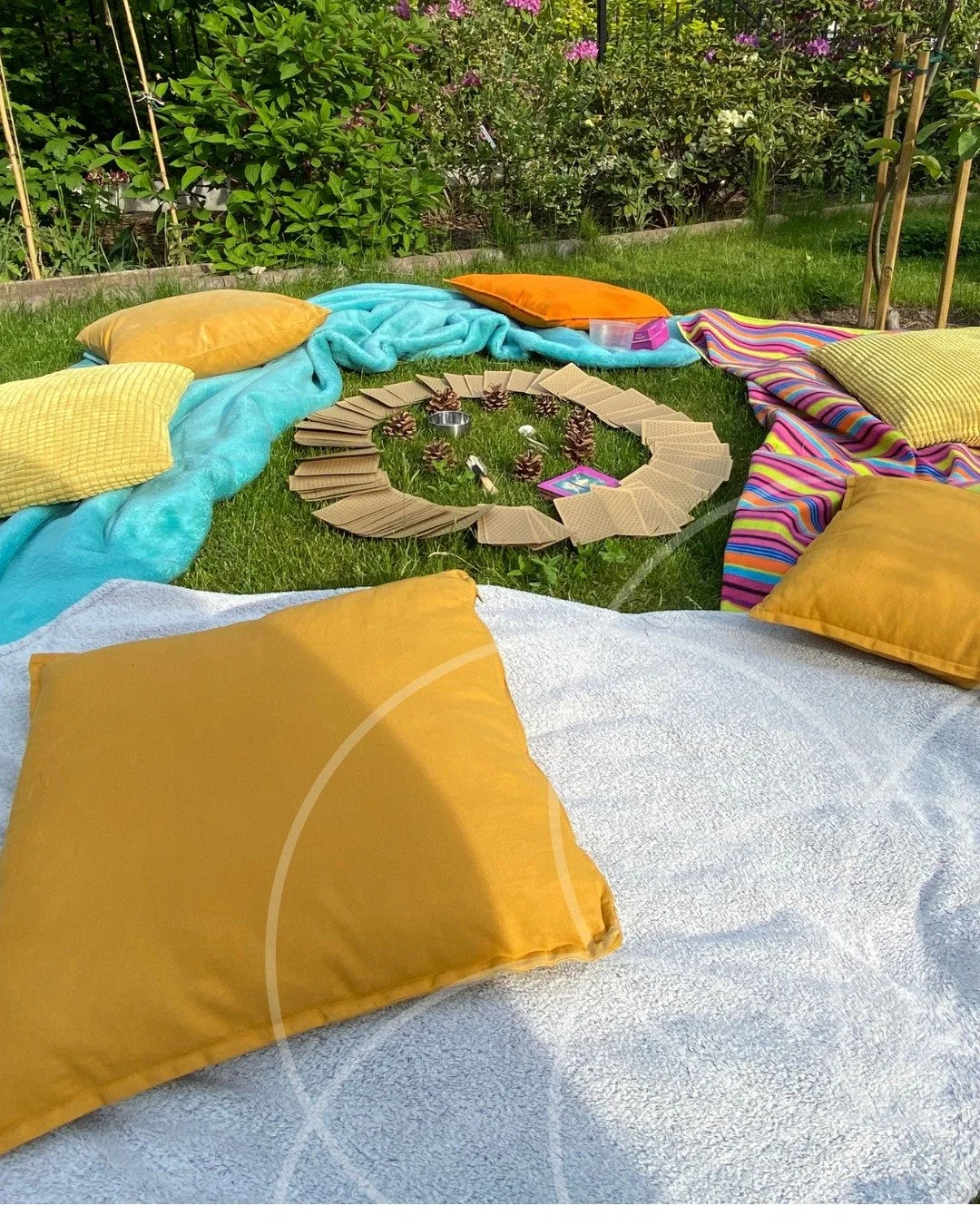 Krąg to przestrzeń, w kt&oacute;rej nie naprawiamy siebie,
tylko wracamy do naturalnego rytmu.

Do ciała. Do serca. Do prawdy.

Pytanie na dziś: 
Gdzie w swoim życiu pr&oacute;bujesz się &bdquo;naprawić&rdquo;, zamiast posłuchać?

@akademiarozkwitu

