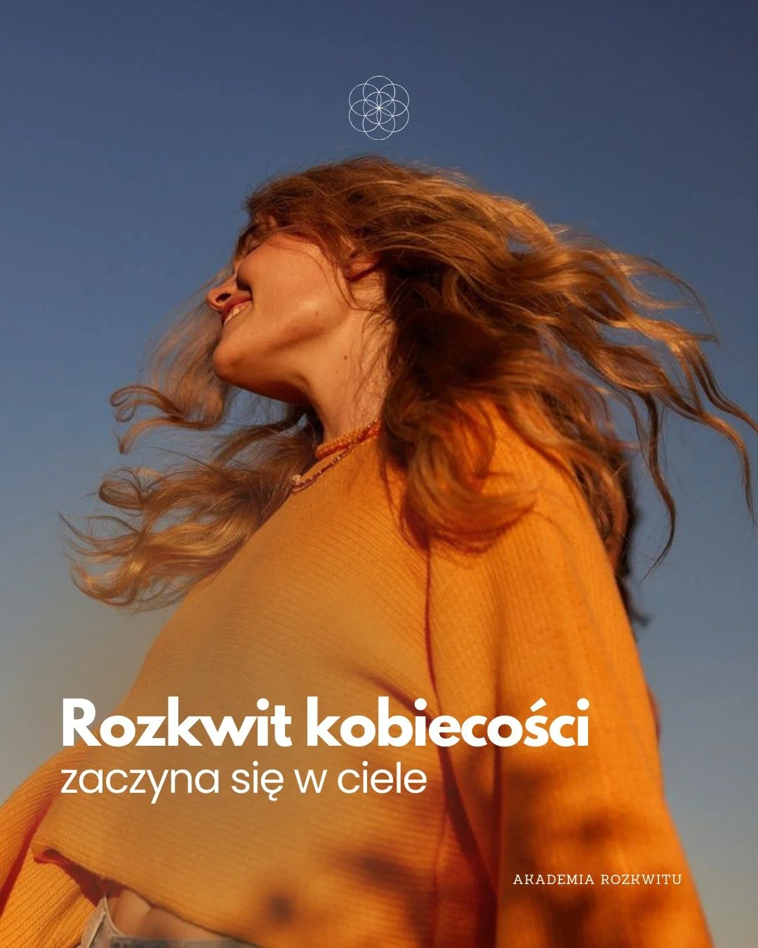 Kobiecość zaczyna rozkwitać wtedy,
gdy wracasz do swojego ciała.
Bo to właśnie ciało jest pierwszym miejscem, w kt&oacute;rym spotykasz siebie.

W kręgach kobiet wiele zaczyna się właśnie od tego powrotu
od oddechu, obecności i czucia.

A jaka jest d