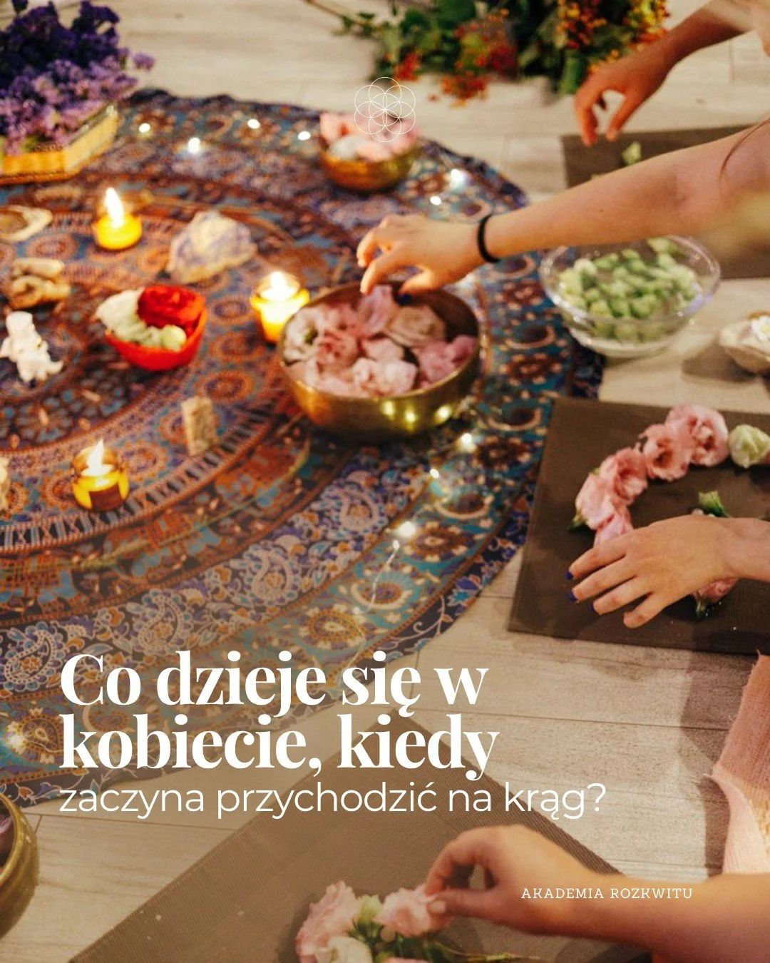 Krąg nie zmienia kobiety.
Krąg przypomina jej, kim jest.

To proces, kt&oacute;ry nie dzieje się od razu.
Ale z każdym spotkaniem coś zaczyna się układać:
więcej kontaktu ze sobą
więcej prawdy
więcej wewnętrznego spokoju

🌿

I może właśnie dlatego t