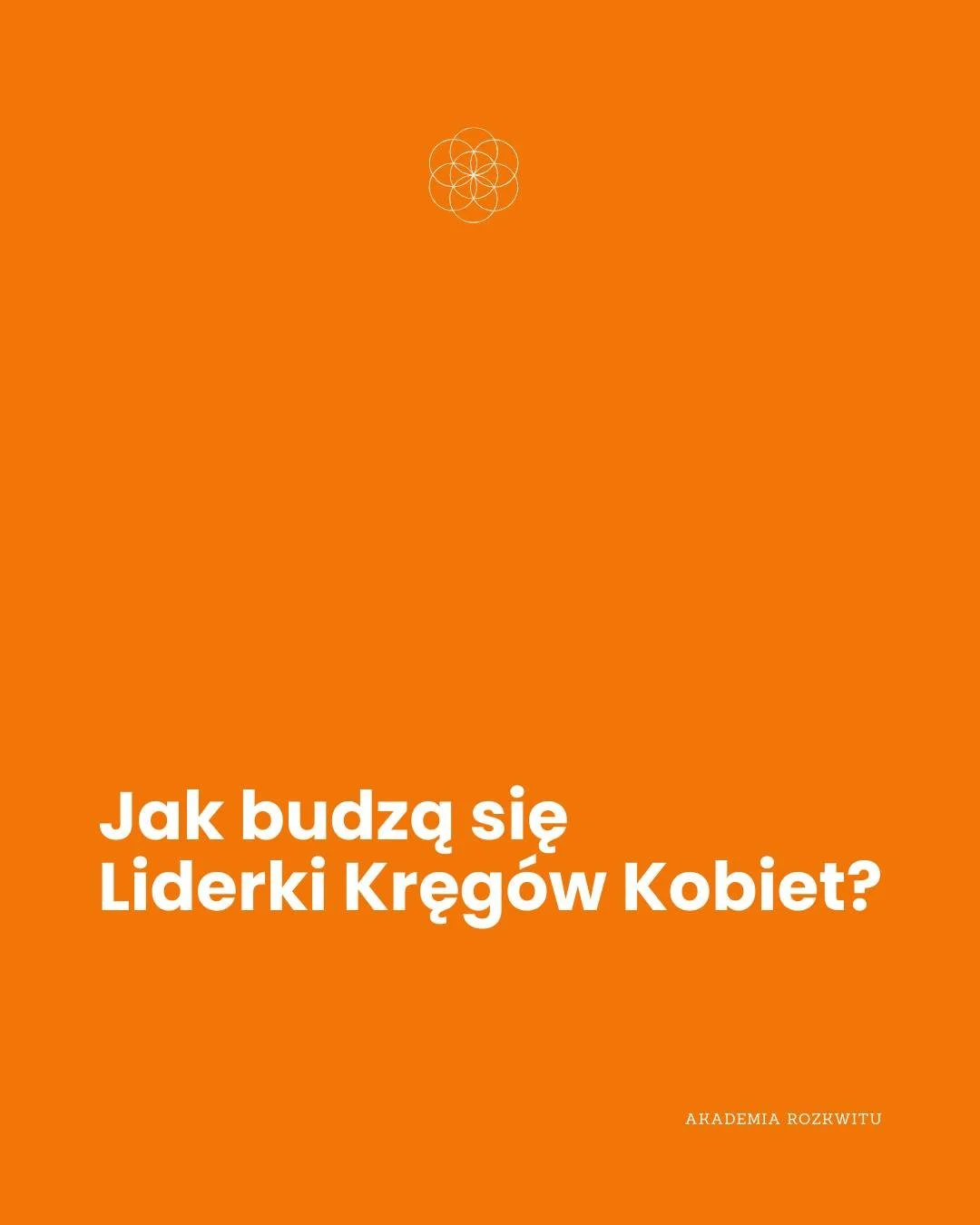 Większość liderek kręg&oacute;w zaczyna dokładnie w ten sam spos&oacute;b.
Najpierw siadają w kręgu jako kobiety, kt&oacute;re chcą wr&oacute;cić do siebie.

A potem w pewnym momencie czują:
Chcę stworzyć taką przestrzeń także dla innych.

@akademiar