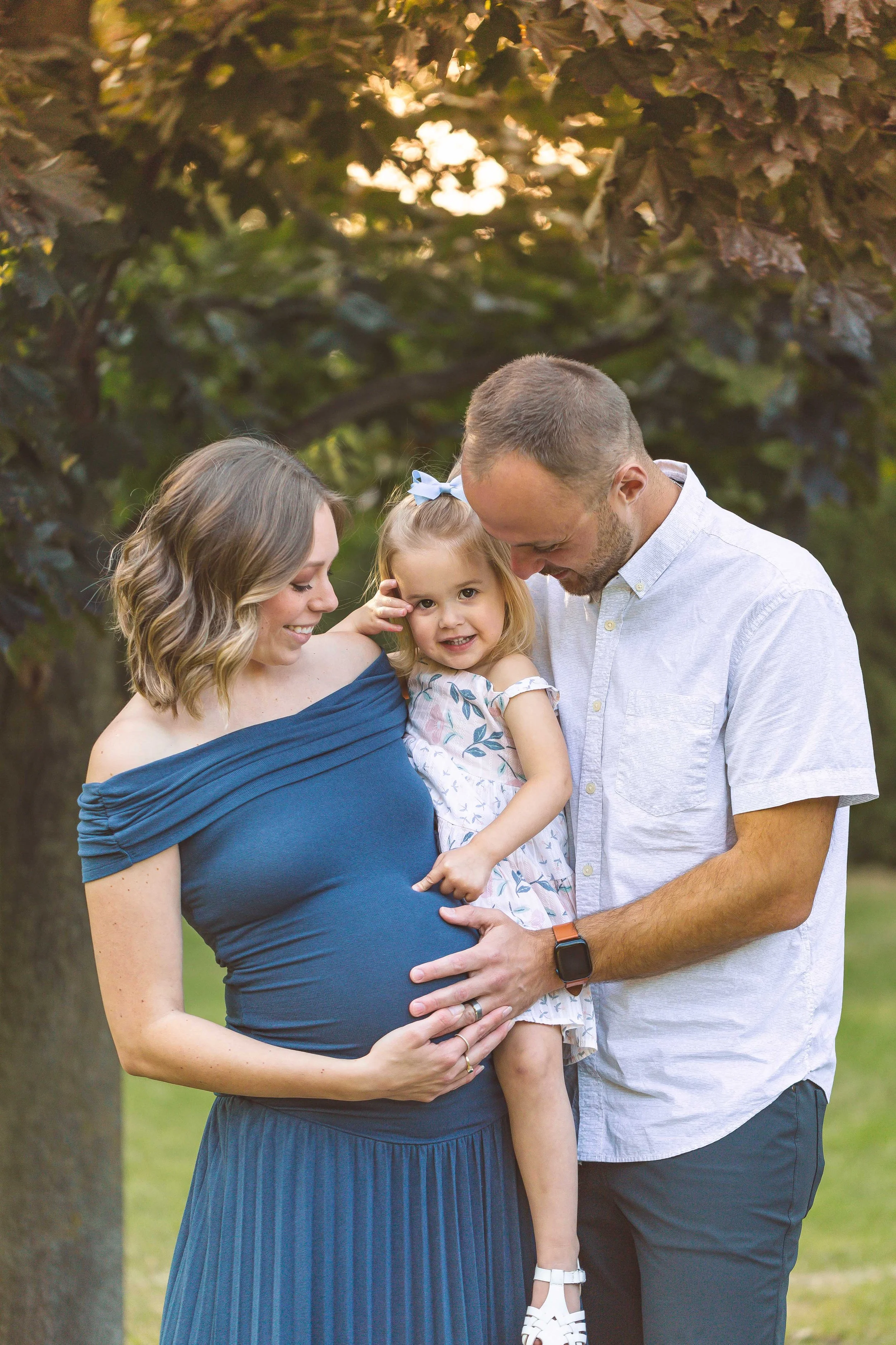 Maternity photo in Glen Ellyn with Heidi Aubin, maternity photographer.