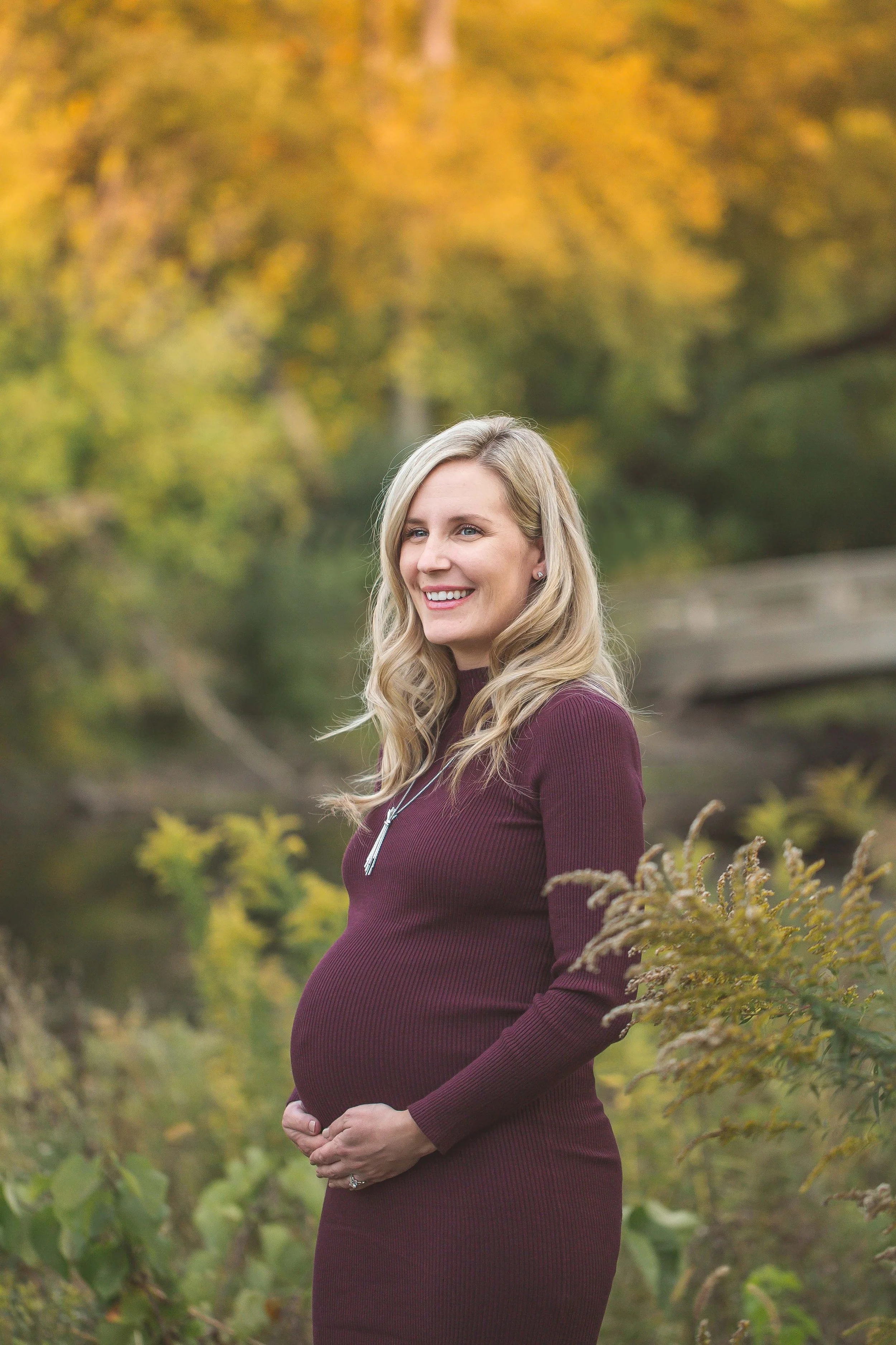 Photo of expecting mom at a maternity photo shoot with Heidi Aubin, maternity photographer in Naperville, IL.