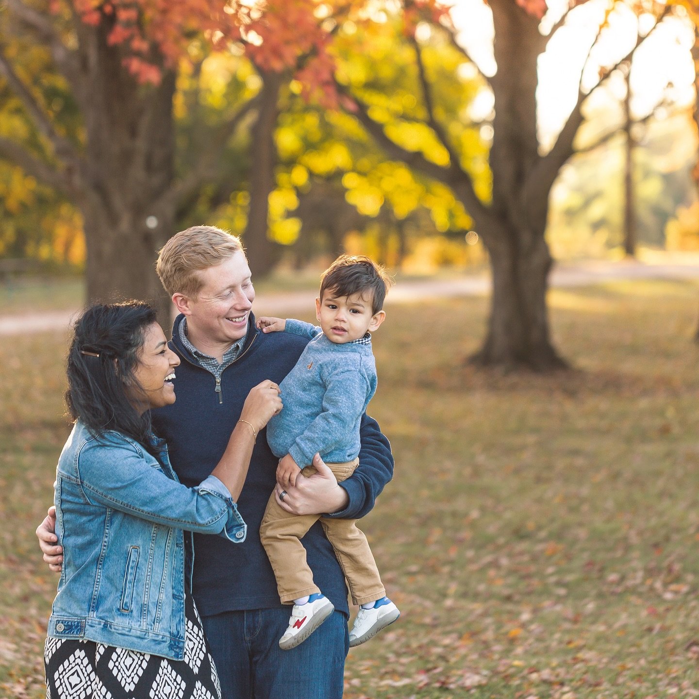 Oh fall, you have been so good to us this season 🍂🌞🍁
.
.
#wheatonillinois #wheatonfamily #wheatonfamilyphotographer #wheatonphotographer #glenellynfamilyphotographer #napervillefamilyphotographer #warrenvillefamilyphotographer #lombardfamilyphotog