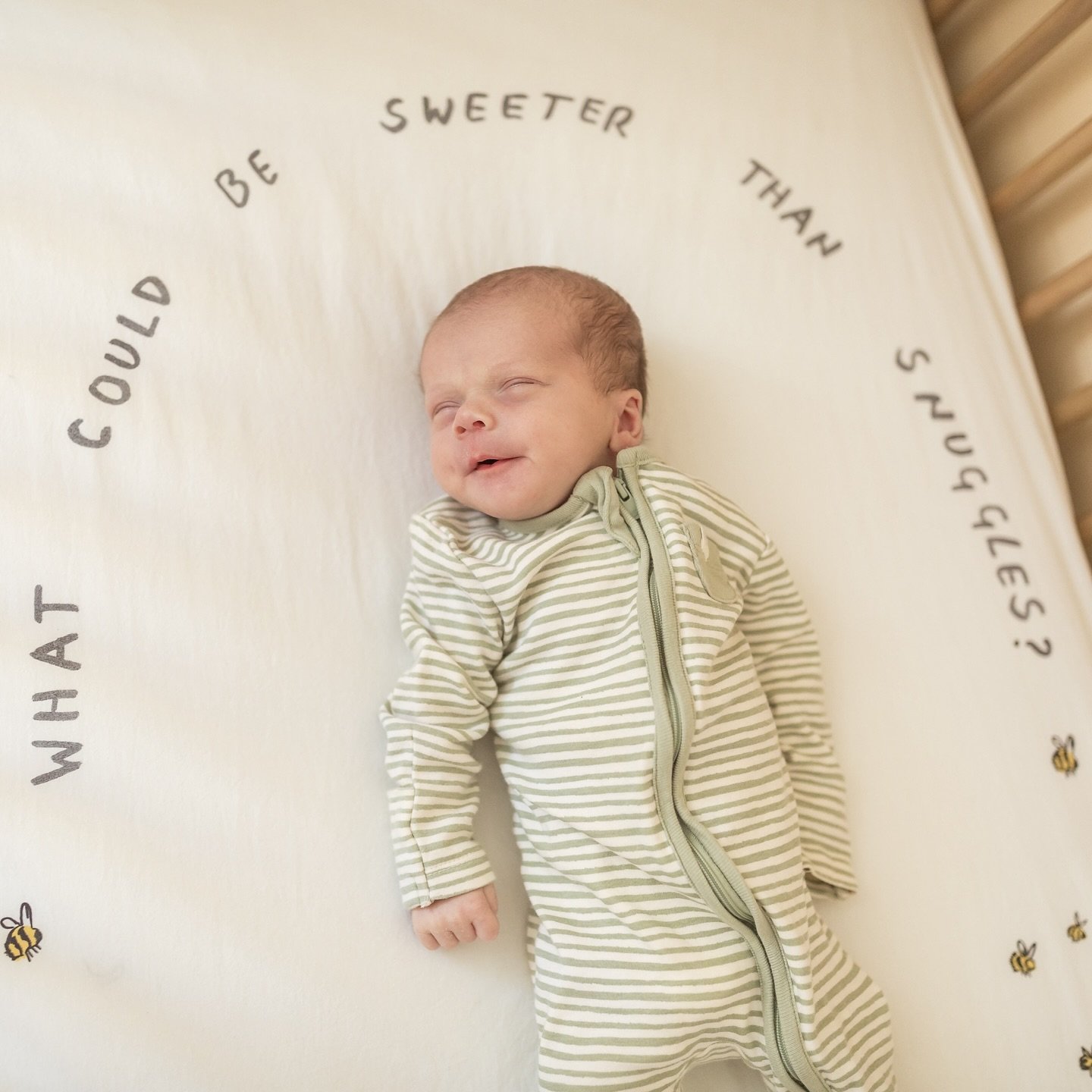 What could be sweeter than snuggles (especially on this snowy day)?! 🥰❄️🌨️
.
.
#lifestylenewbornphotography #wheatonnewbornphotographer #wheatonphotographer #wheatonillinois #lifestylenewbornphotographer