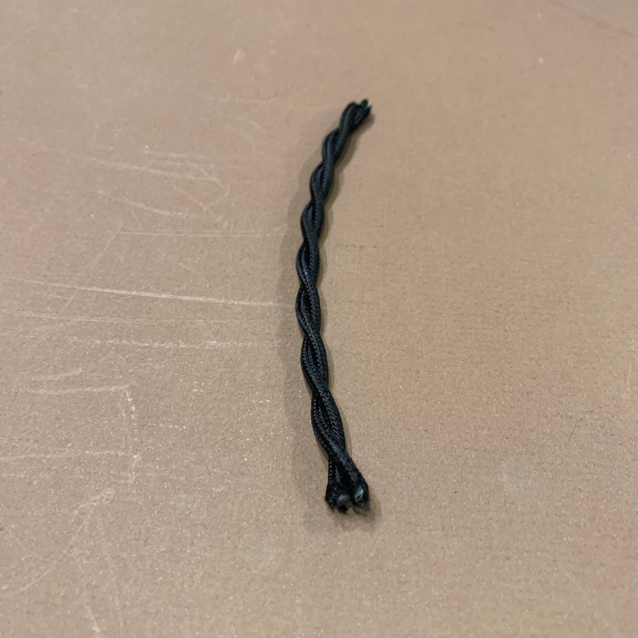 Noir torsadé / Black twisted