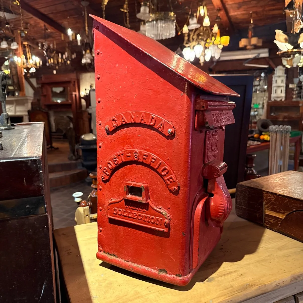 07-mailbox-side.jpg