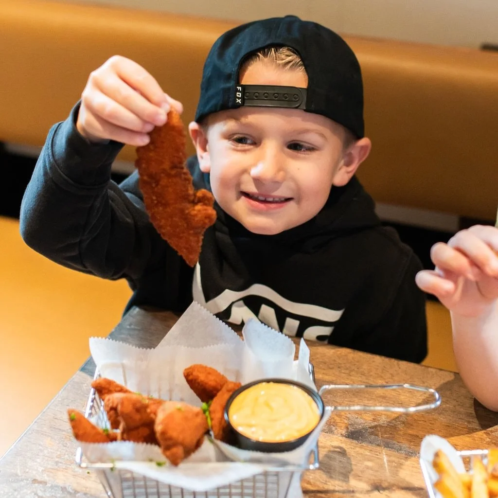 That face when Nashoba Club casually reminds you
the tendies are hand-breaded 😌🍗🔥
Yeah&hellip; we noticed.

#NashobaClub #TendiesOnPoint #HandBreaded #FoodieFeels #GoldenBite LocalEats
