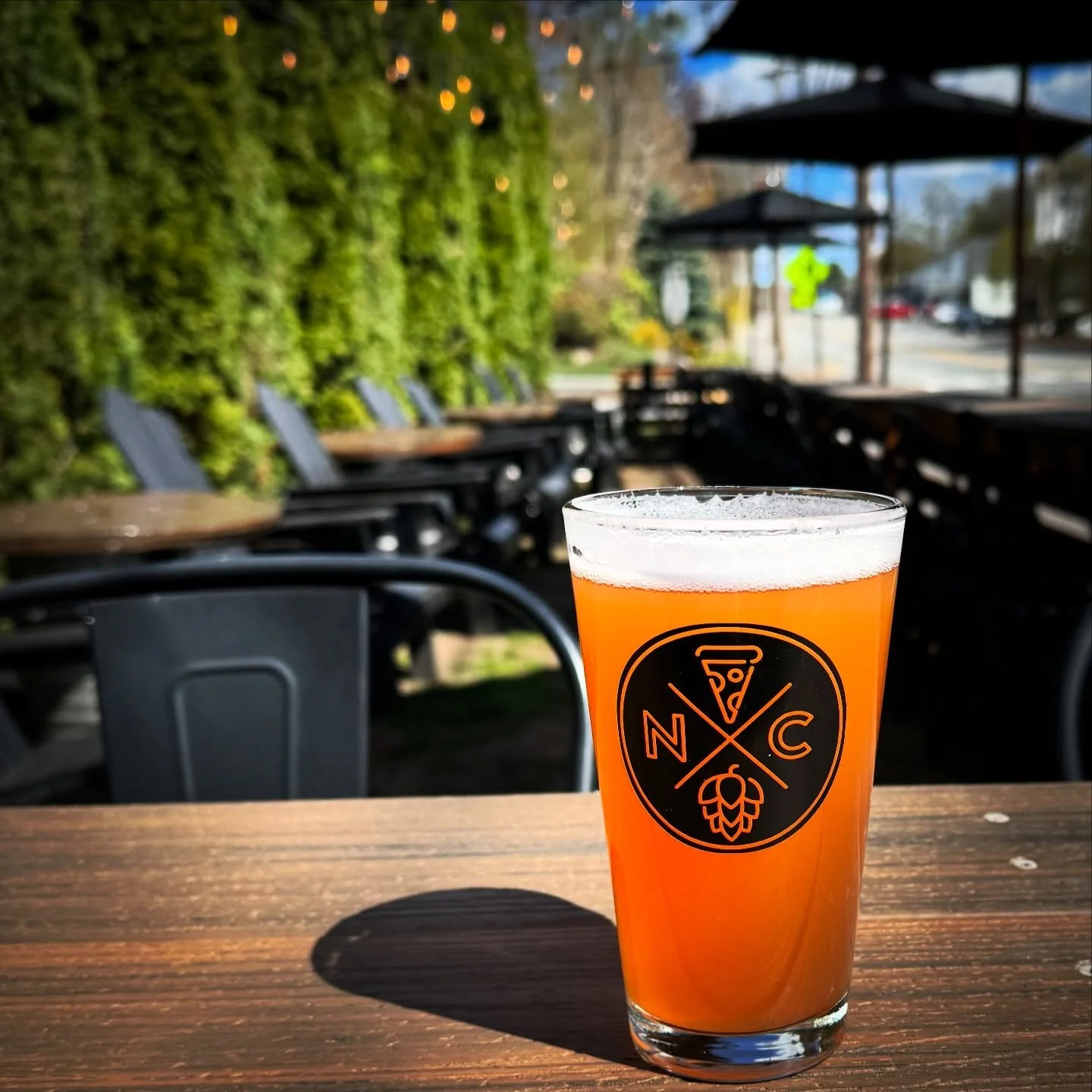 More days like this are in our future&hellip; ☀️

Warm sun, cold drinks, and great food &mdash; just the way weekends should be.

Outdoor dining is officially OPEN for the season.
Let&rsquo;s have ourselves a weekend. 🍕🍻

#NashobaClub #DayDrinking 