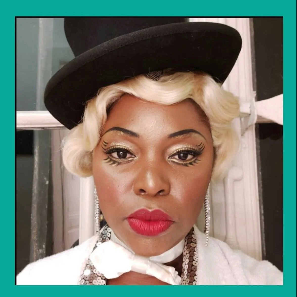 Bon début de semaine 
Souvenir double rôles: Mastrilla et Brambilla
#perichole #offenbach #operette #operaversailles #hair #frenchmakeup #versailles #memory
___________
Good week start
Memory dual roles : Mastrilla and Brambilla
#perichole #offenba