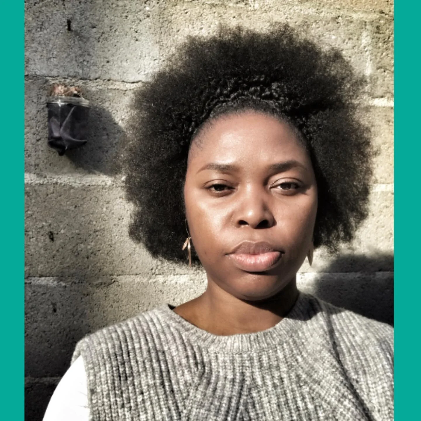 Nouvelle coiffure 💇&zwj;♀️ 
Valider? Ou pas Valider?
.....
New haircut 💇&zwj;♀️ 
To validate? or not to validate?
#contralto #communaut&eacute;gabonaise #validemacoiffure #coiffure #haircut #kizoukizouadri #dibotydineni
