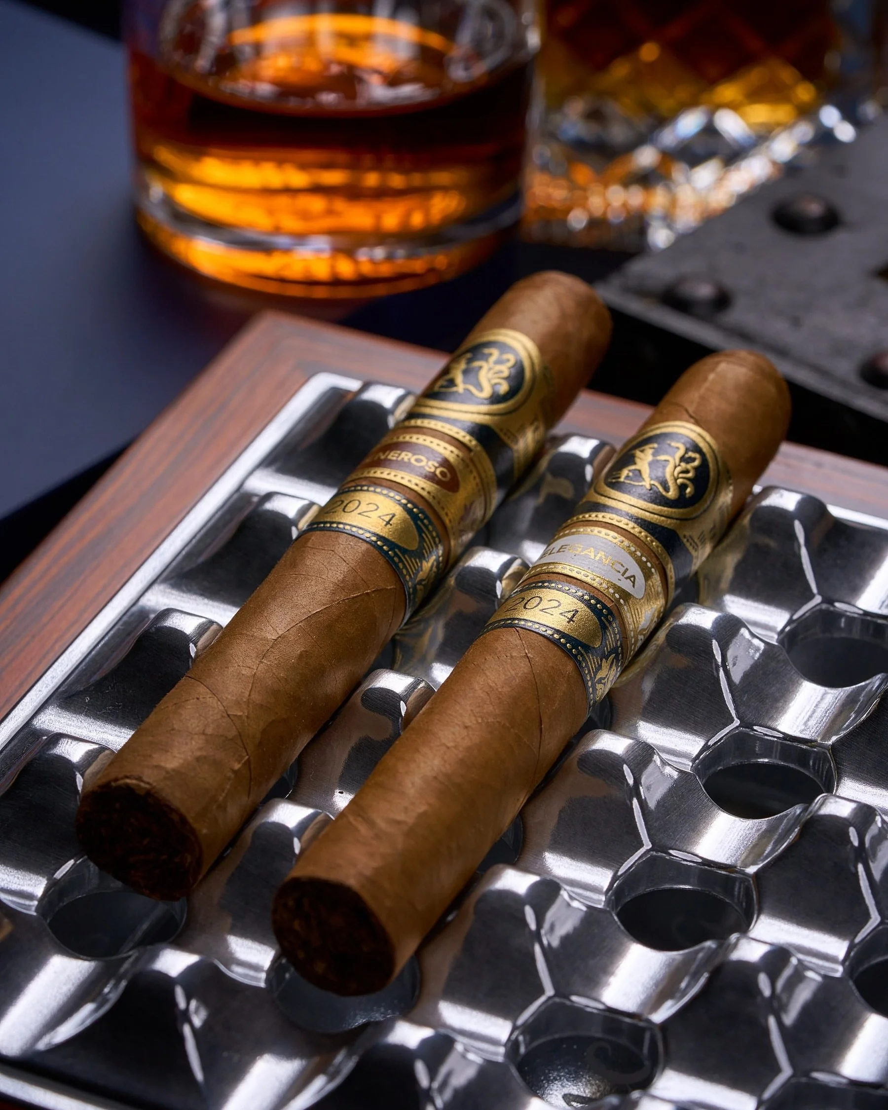 Ferio Tego is about much more than flavor alone.

What makes these blends stand out is not only their flavor, but their body and mouthfeel, their development from beginning to end, and their balance, the relationship between flavor, body, and strengt