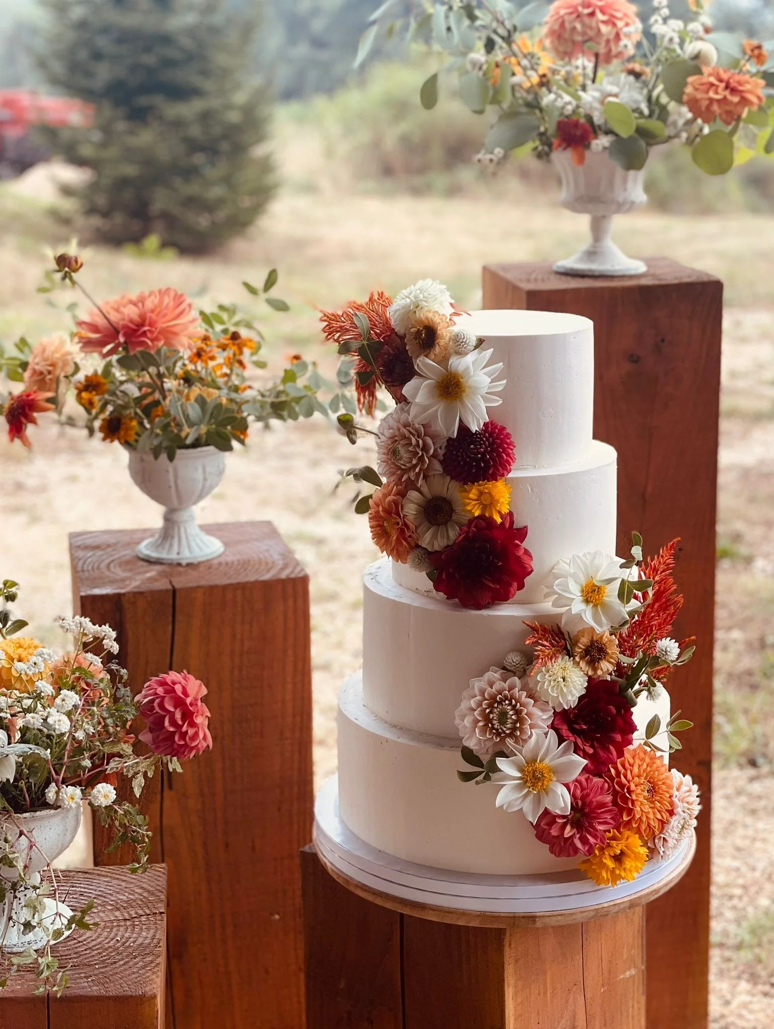arrangements and cakes