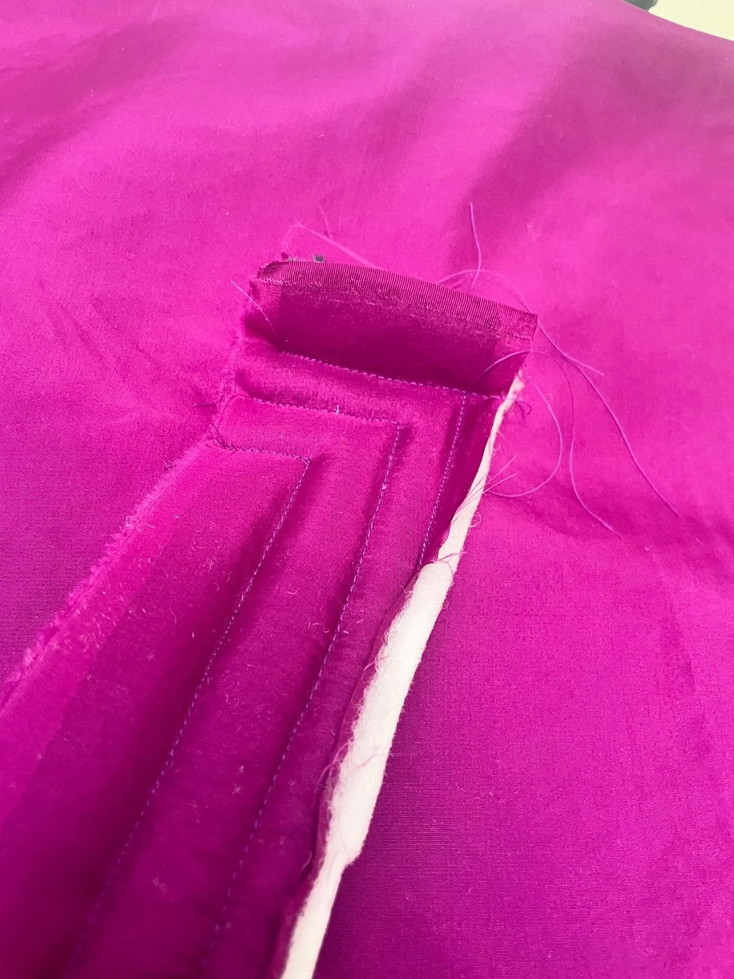 Procesos
Colaboraci&oacute;n con @elcostureroeclectico para la casa @aschlesser 

Liturgia SS26

 
&laquo;Fashion may appear relativistic, a senseless production of style &lsquo;meanings.
Nevertheless, fashion is coherent in its ambiguity. Fashion sp