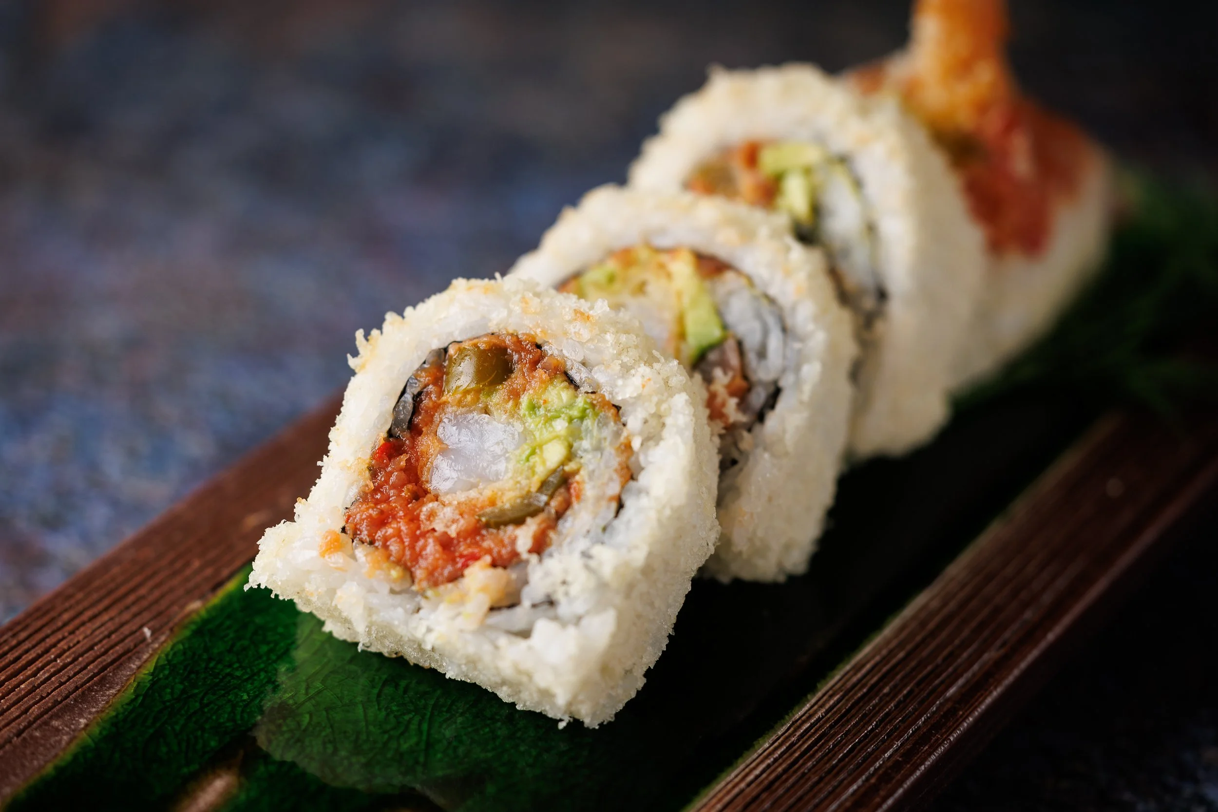 ROSE CRUNCH ROLL
Shrimp Tempura, Spicy Tuna, Avocado, Pickled Jalapeño