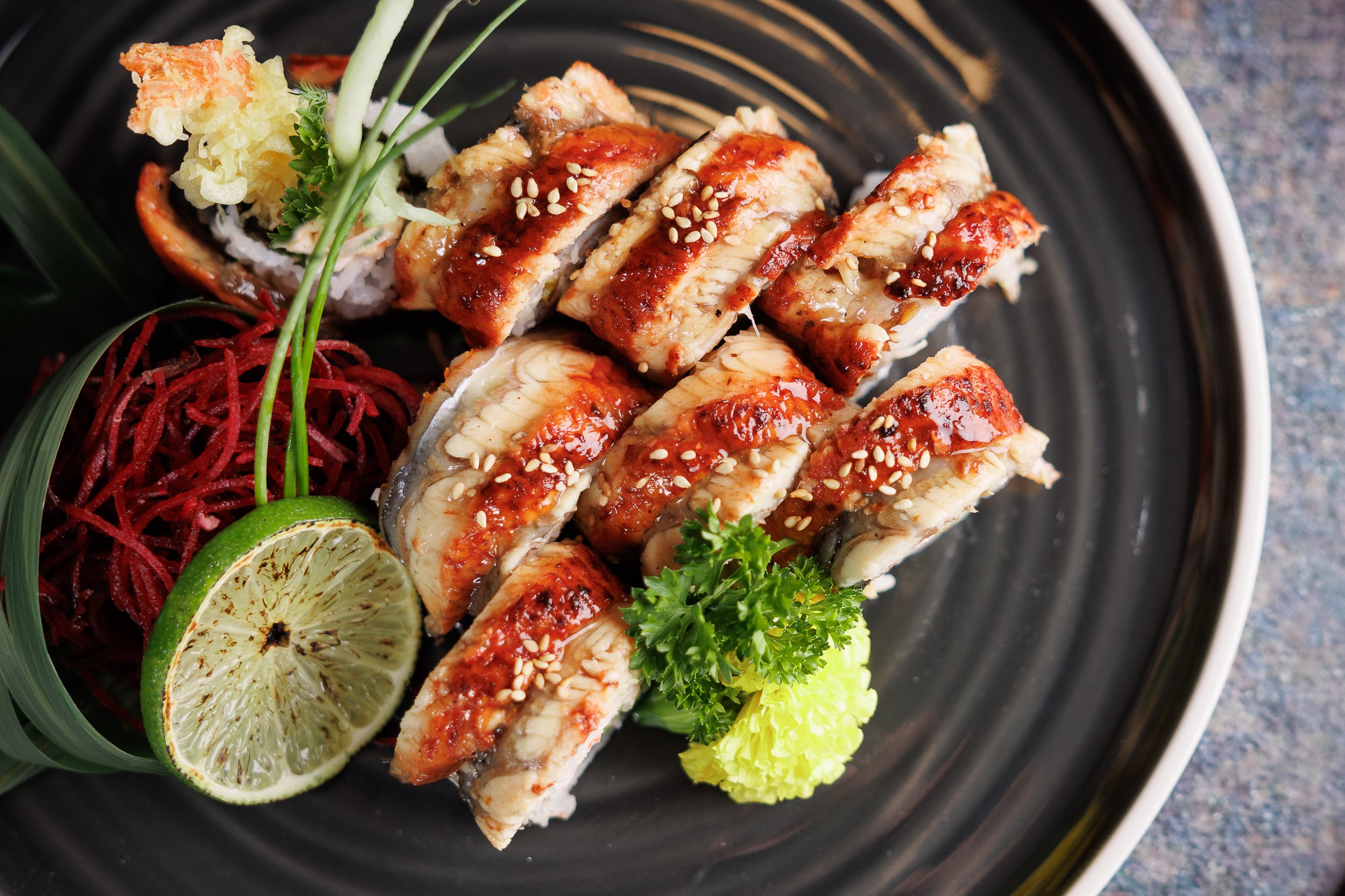 VIPER ROLL
Eel, Shrimp Tempura, Spicy i.Crab, Cucumber, Avocado