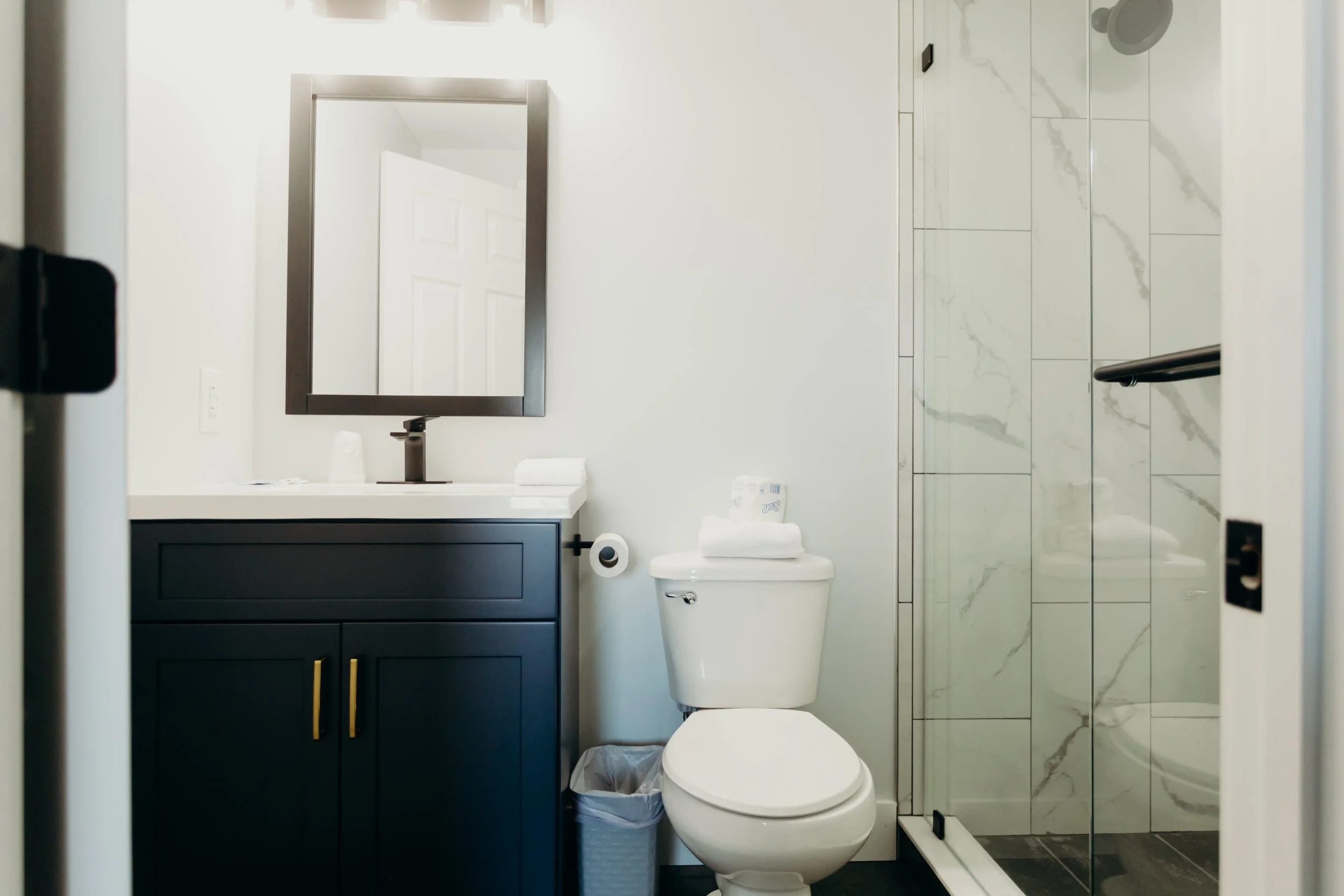 trendy-renovated-bathroom-interior-lakeside-inn.jpg.jpg