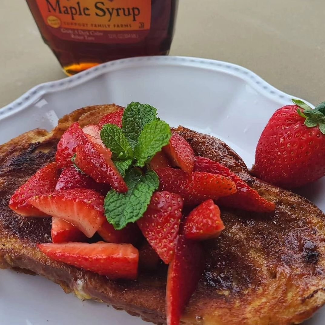 A beautiful rainy Sunday morning begs for really good French toast. Challah French toast, with just picked strawberries (which I'm growing for the first time this year🤞). Here are a few tips:
&bull; Use challah, a few days old is best
&bull; Slice i