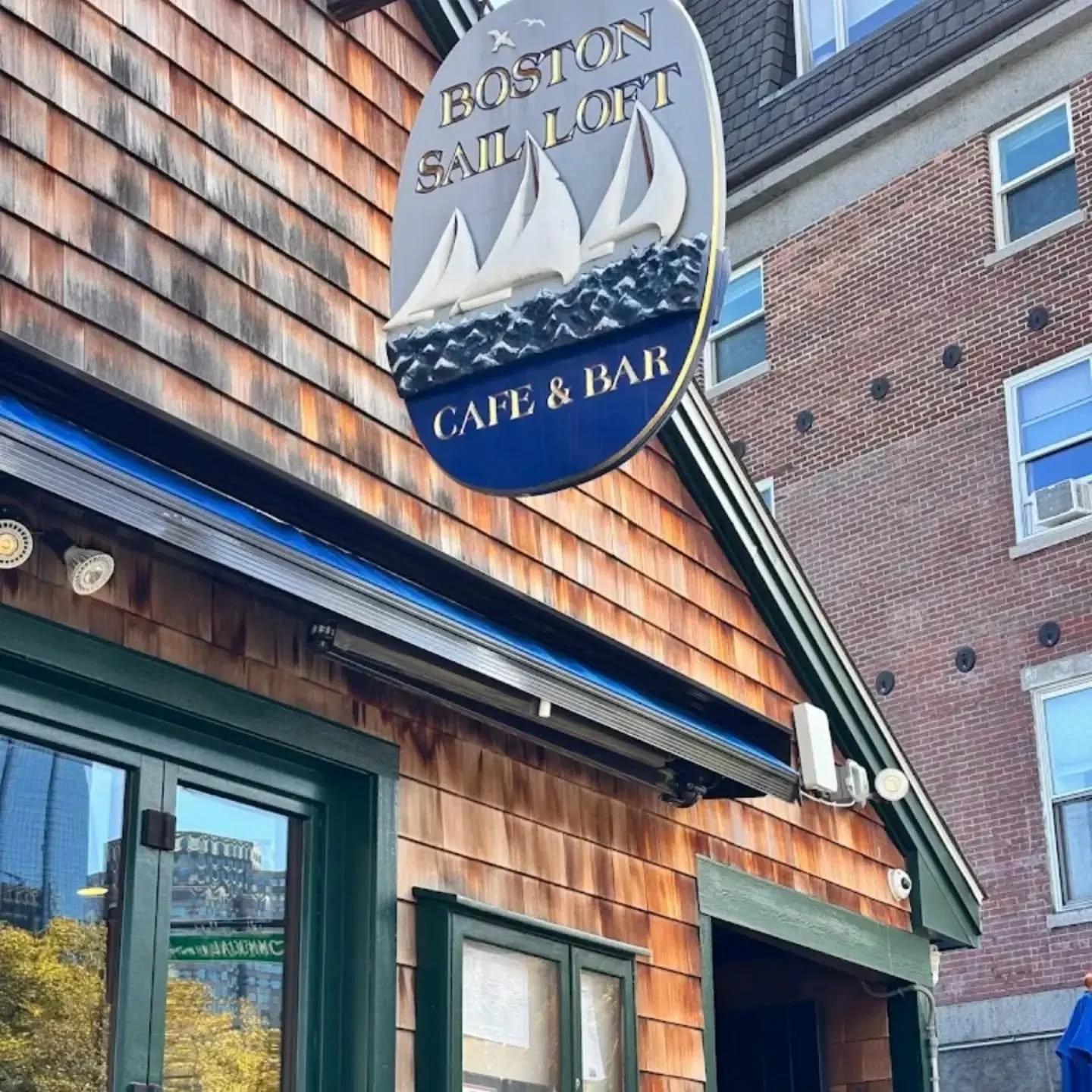 A little taste of freedom, lobster and a cup of creamy New England clam chowder, and a cannoli (or two!) made for a perfect day. 🇺🇸❤️ Boston is a city steeped in history, where the spirit of independence lives on around every corner&mdash;and where