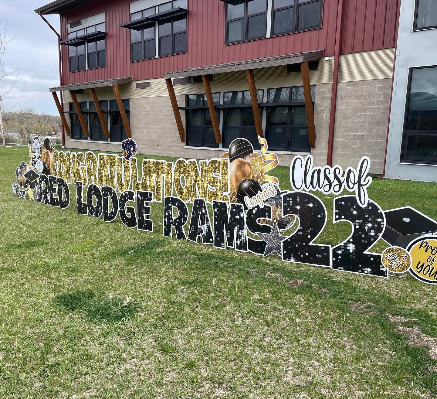 Big sign for the Red Lodge Rams! π
Congratulations class of 2022!