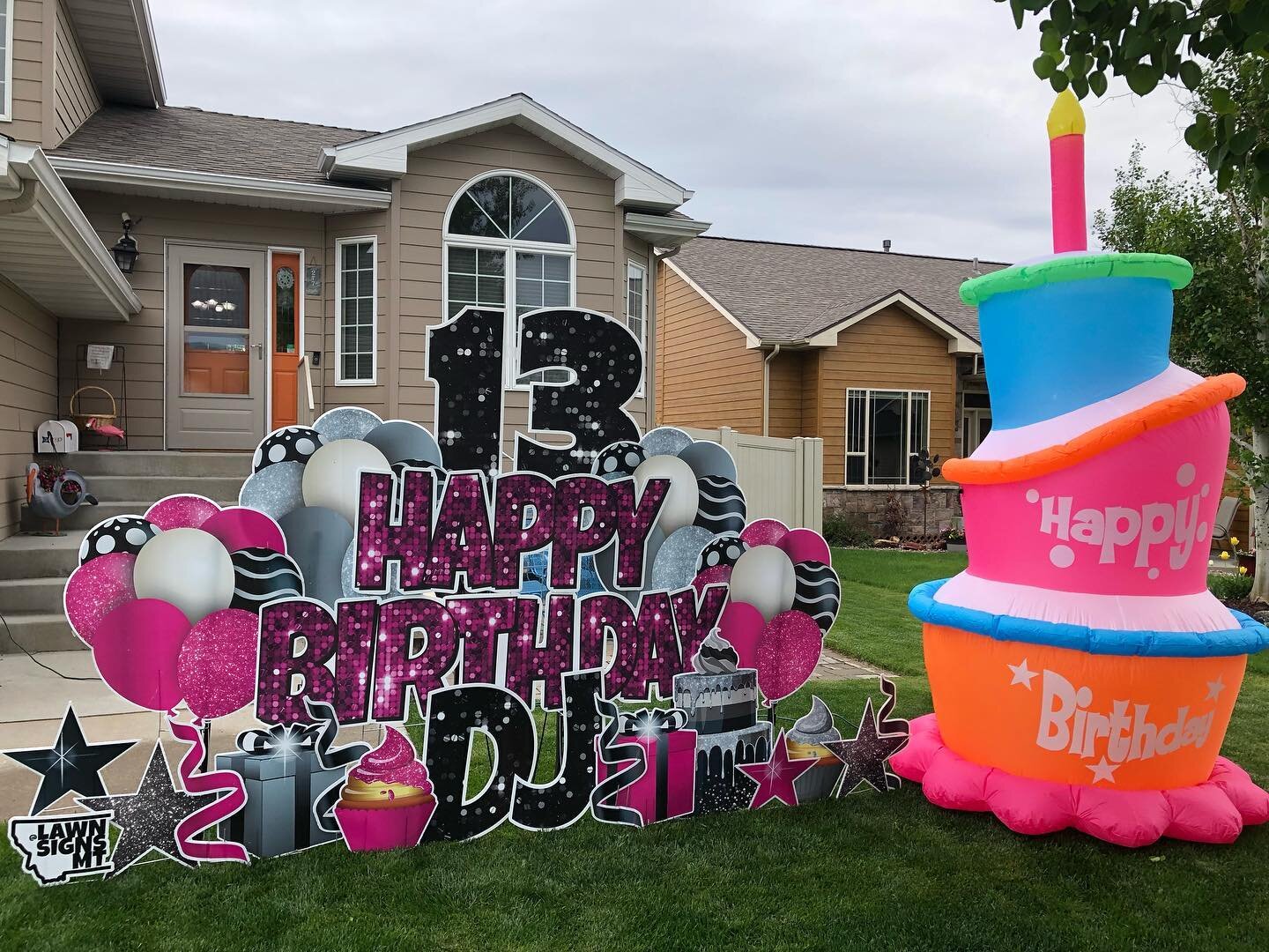 Set up the BIG Cake. #hbd DJ!
If you’re interested in this add on make sure to include it in your order notes.