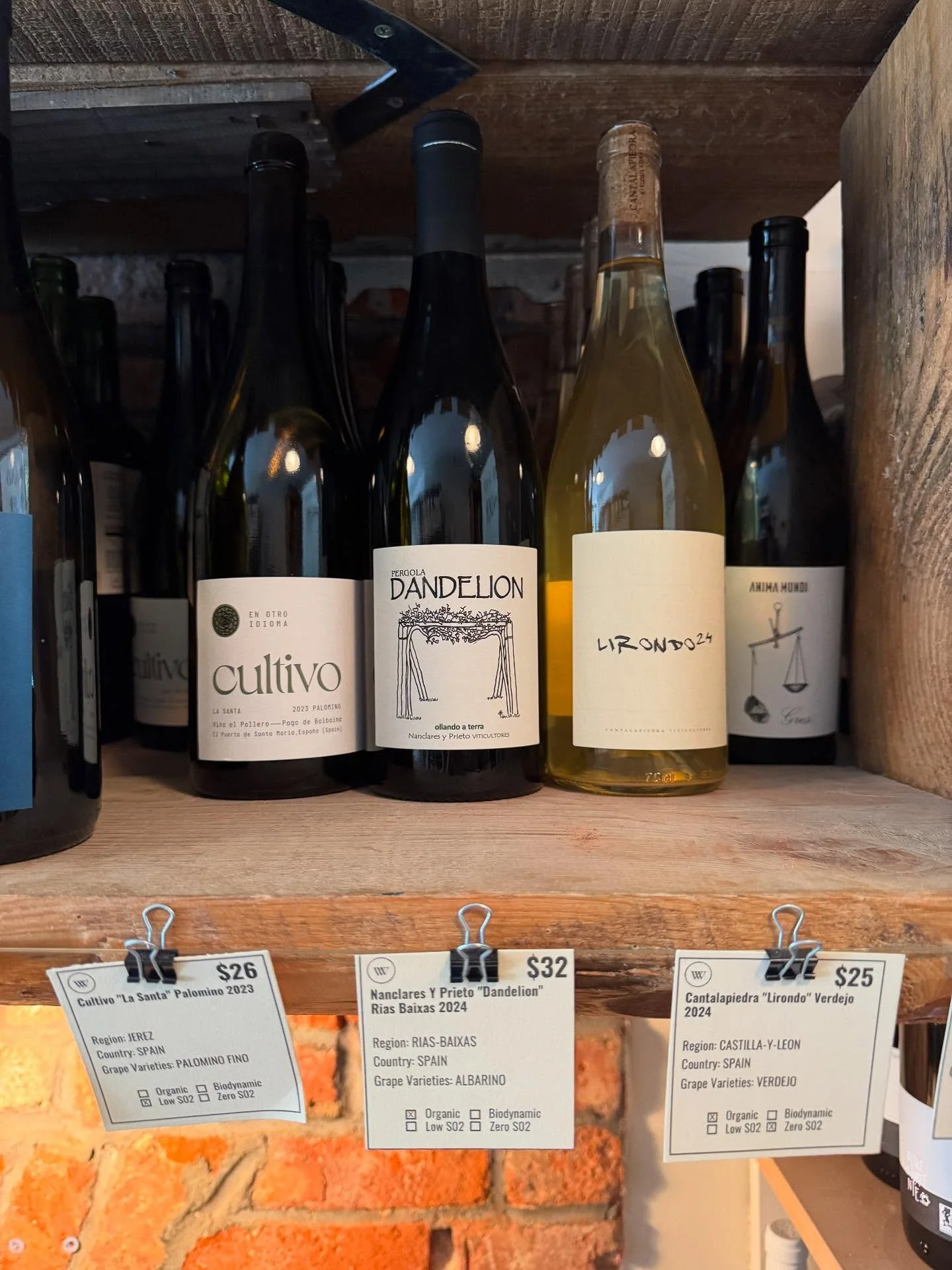 La Santa 2023 spotted in the wild at @vanderbiltavewine &hellip; next to some amazing shelfmates.