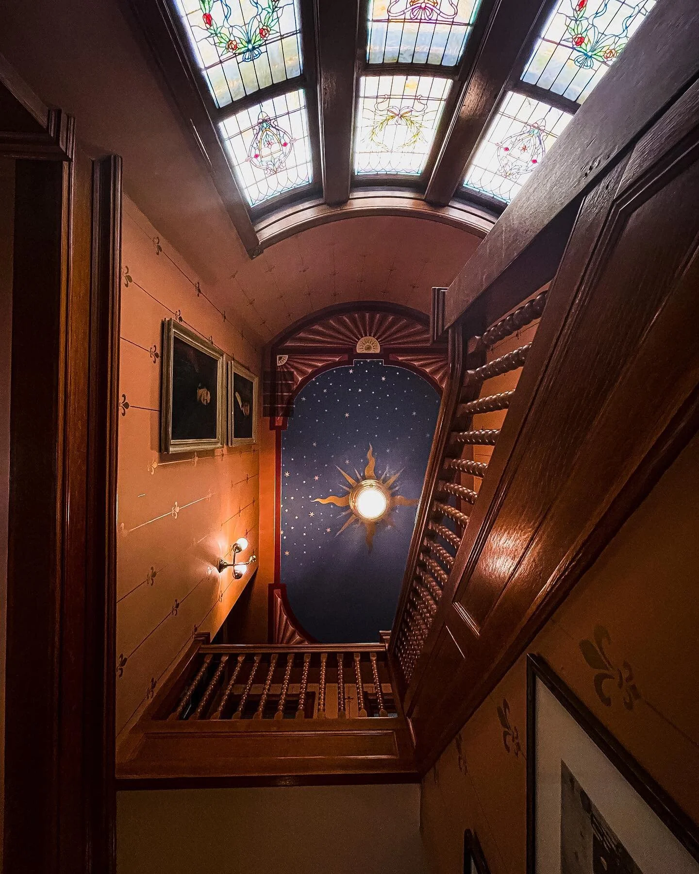 We couldn&rsquo;t figure out how to get Josh&rsquo;s leg in this one 🙄😂 But the house sure looks nice!