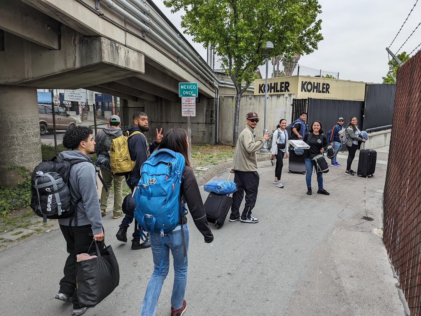 Mexico Day 1 Recap: On Saturday, the team got right to work as they arrived to the partner site in Tijuana. Thanks to donations from the team, they were able to prep and distribute food bags for the Antorcha community. Our team had the opportunity to