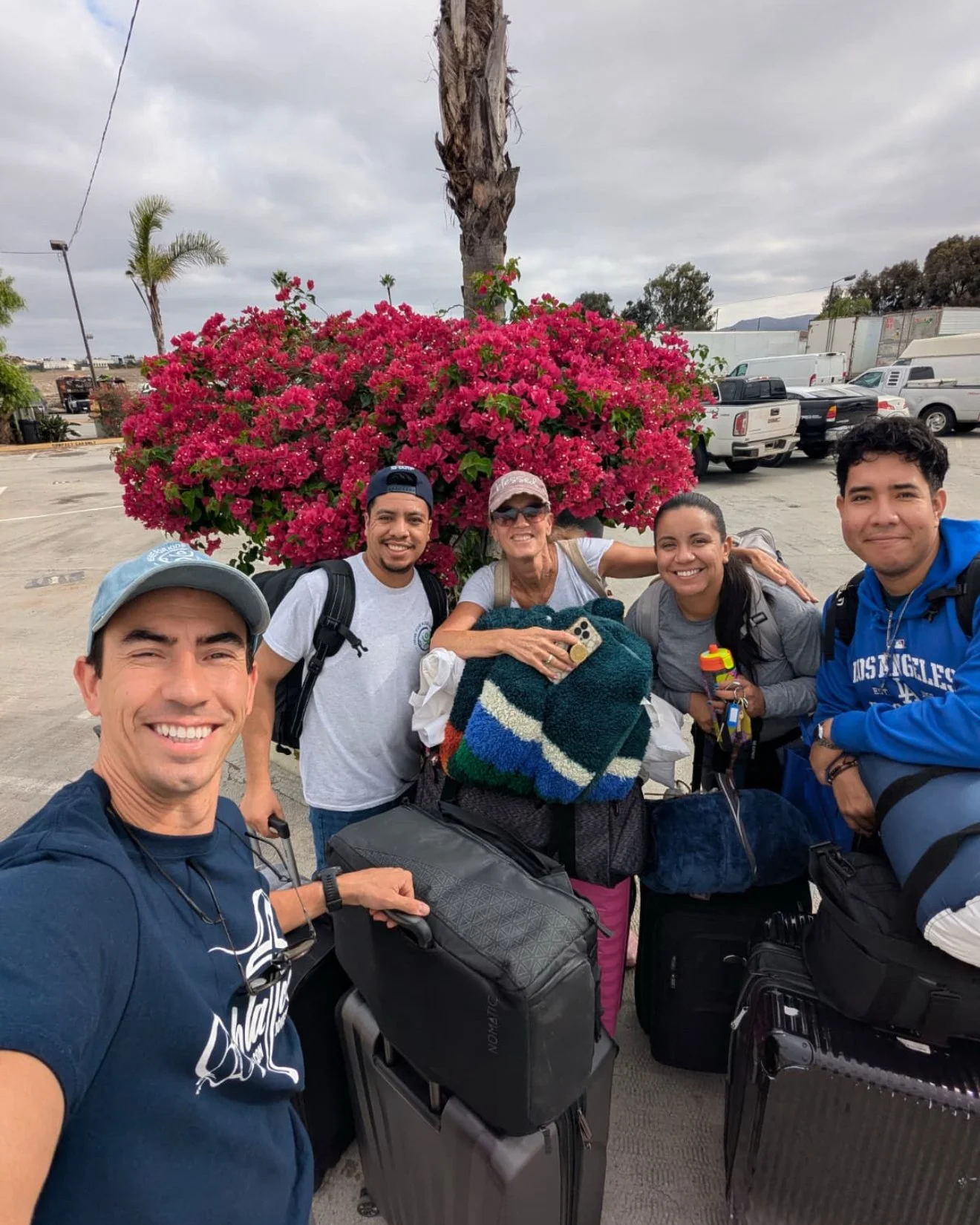 Mexico Day 1: We started the day with the team meeting up at the border. Once across, we met with our partner team to drive to the partner site to drop off our things and get ready for our first activity. ππ
Our first task of the day was to help b