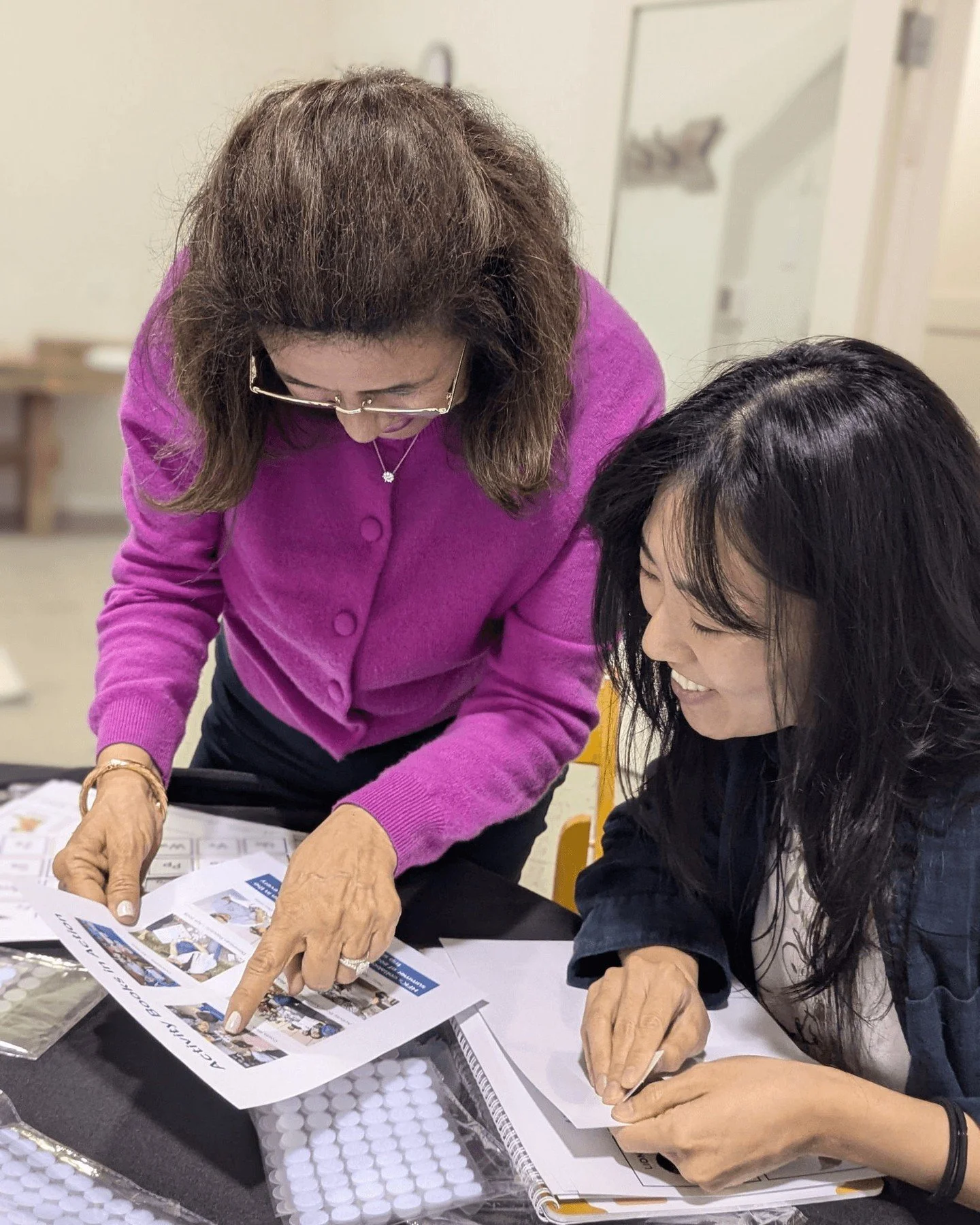 Thank you to our 22 volunteers who helped assemble 34 @ListosLearning Activity Books at our Service Day! This year, volunteers wrote notes of encouragement for the kids on each book. We also had some volunteers or people that couldn't make the event 