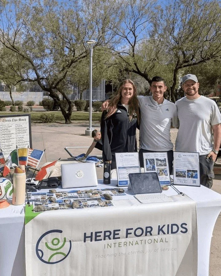 We had a beautiful day at Grand Canyon University meeting new students and getting to know the campus!

We especially loved connecting with old friends, partners, a Team Captain, and our new friend Vivi! 🐶

Thank you @gcu missions for the opportunit