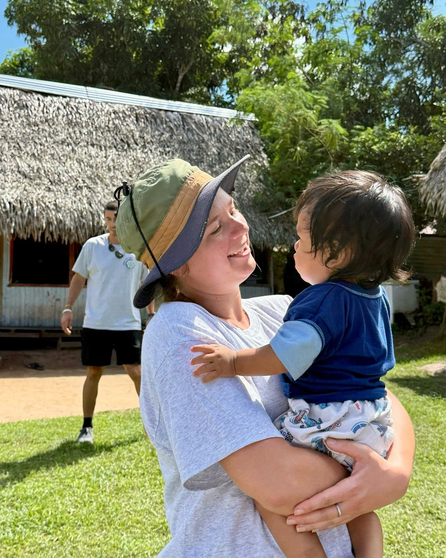 Pucallpa Day 7: We started the morning with waffles and eggs to fuel up for a full day ahead before heading out for our two home visits. 🧇🍳

Our first visit was with a young girl from an Indigenous family in the local community. The family welcomed