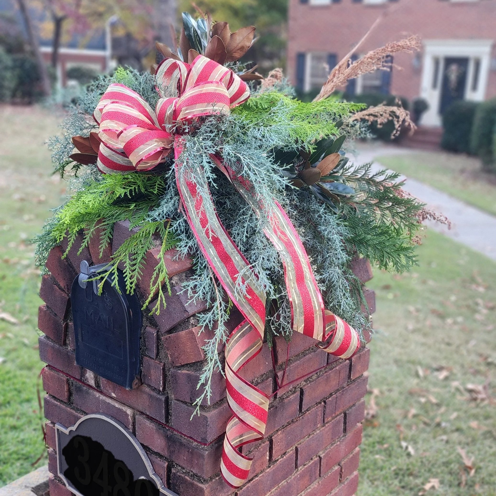 BlueRoosterFarms.MailboxTopper2024.jpg
