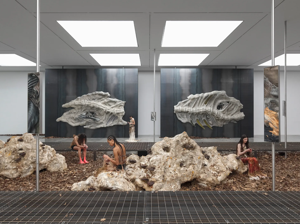 KLÁRA HOSNEDLOVÁ: ECHO