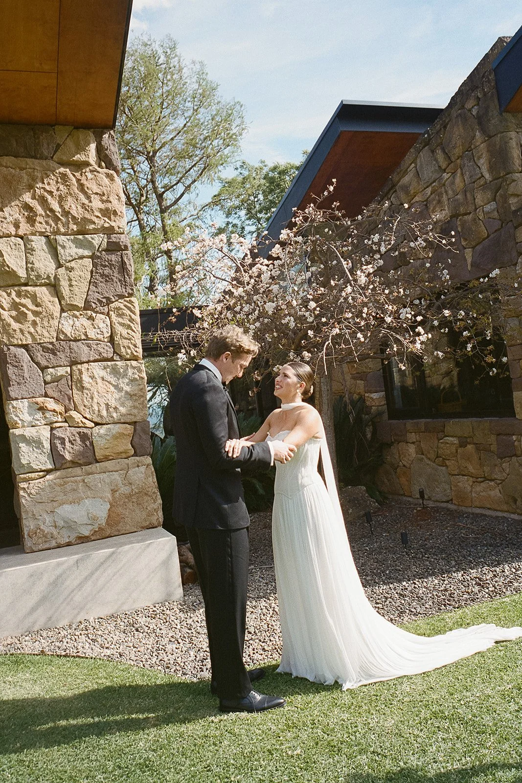 260925-film-Claudia-Tom-budgong-kangaroo-valley-wedding-photographer-oliver-hartley-28.jpg