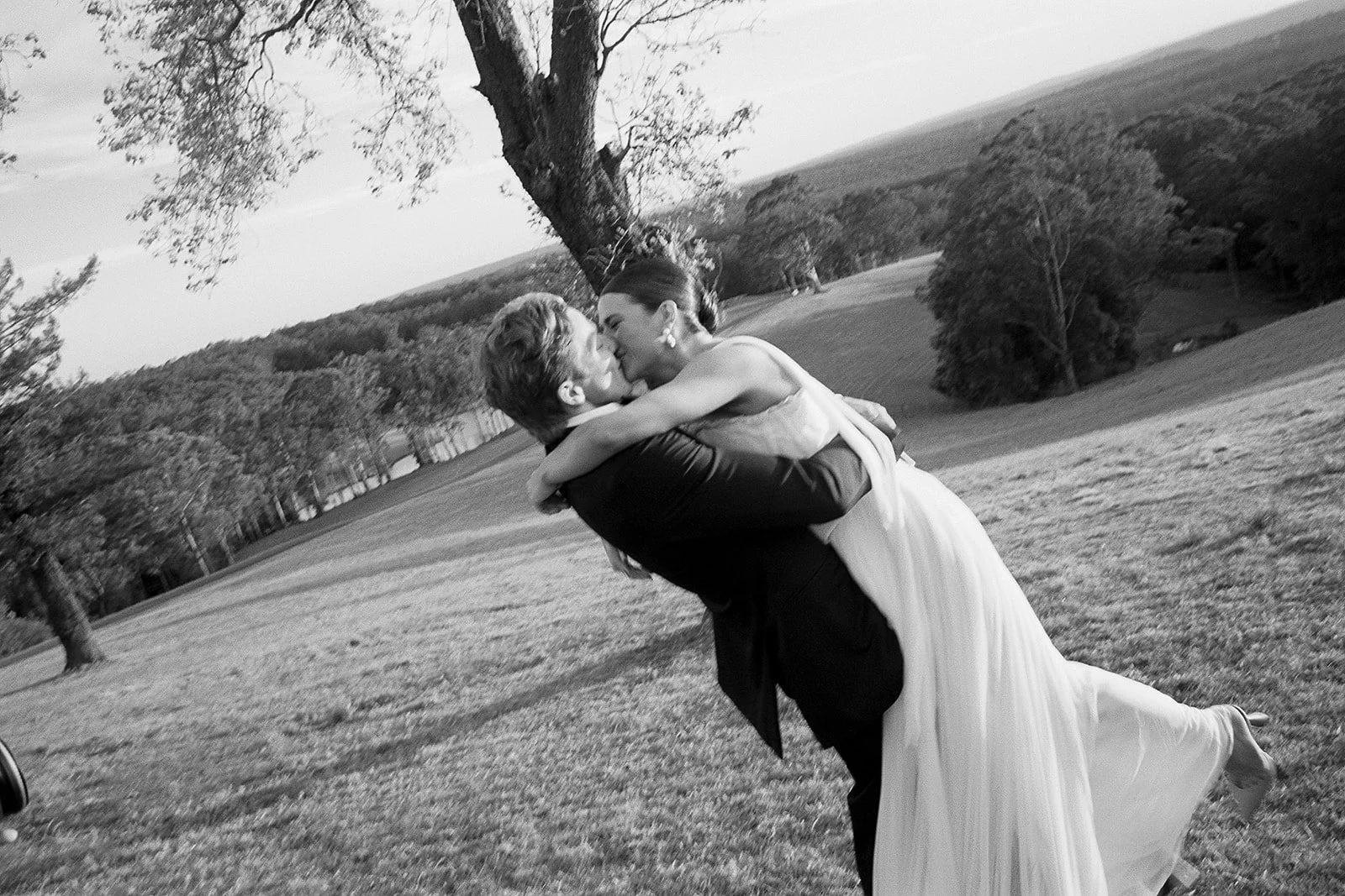 260925-film-Claudia-Tom-budgong-kangaroo-valley-wedding-photographer-oliver-hartley-63.jpg