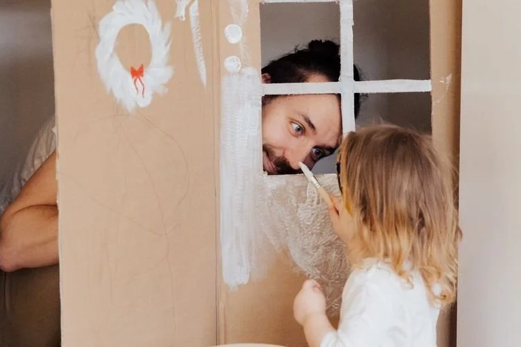 Via Moms.com: 5 Tips For Men Who Want To Be Stay-At-Home Dads