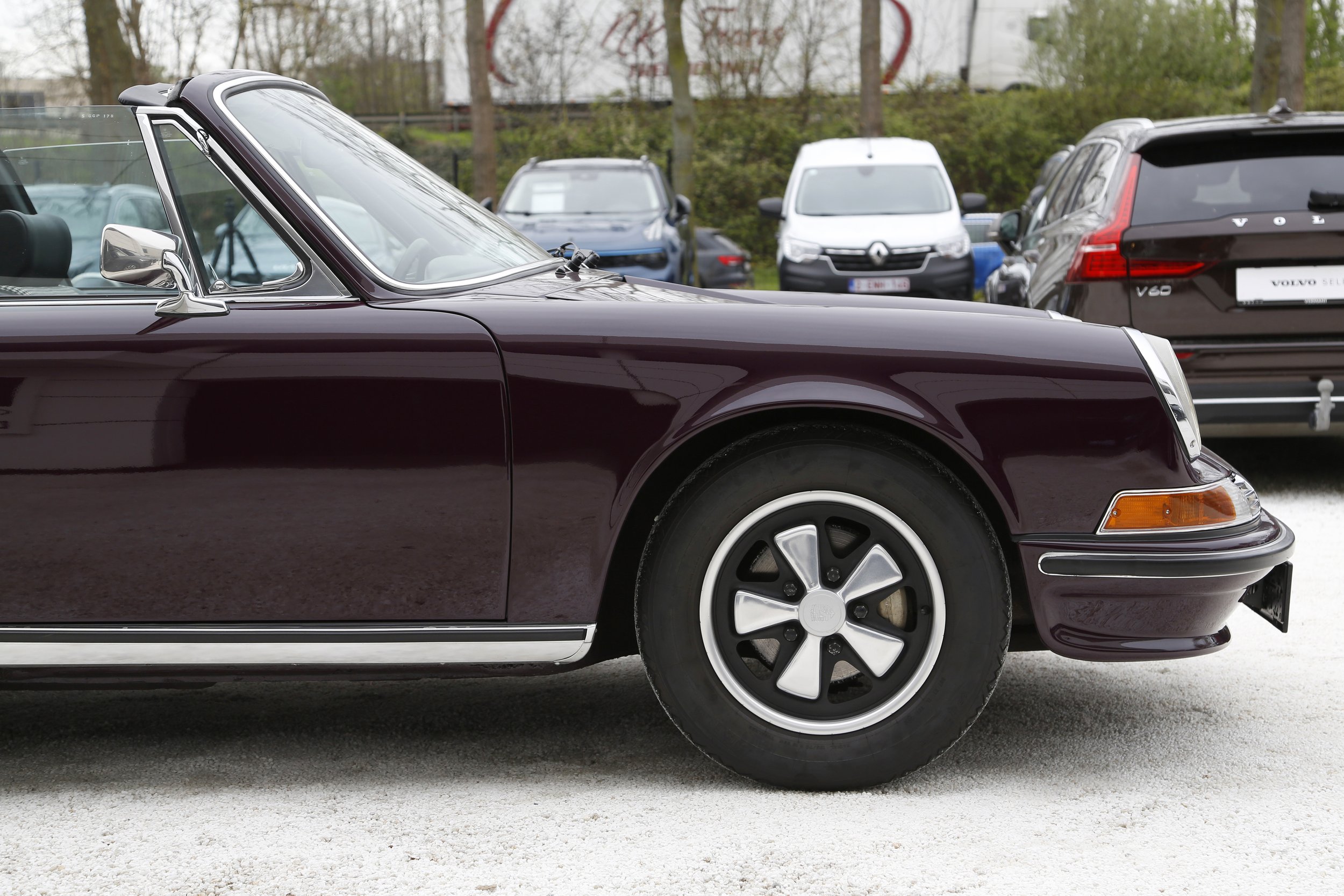 Porsche 911 2.4E Sportomatic Olklappe Targa (14).JPG