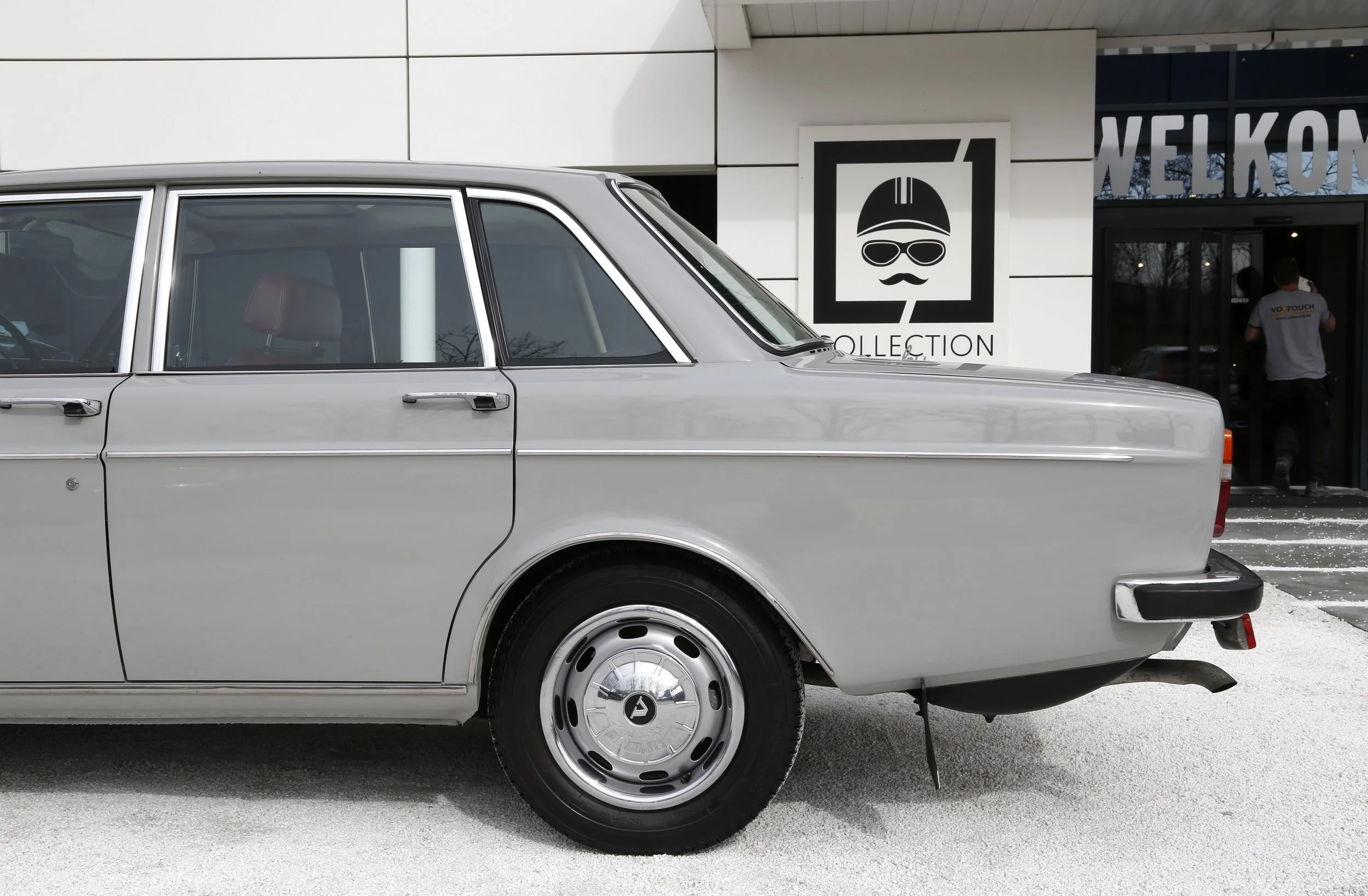 Volvo 164 (7).JPG
