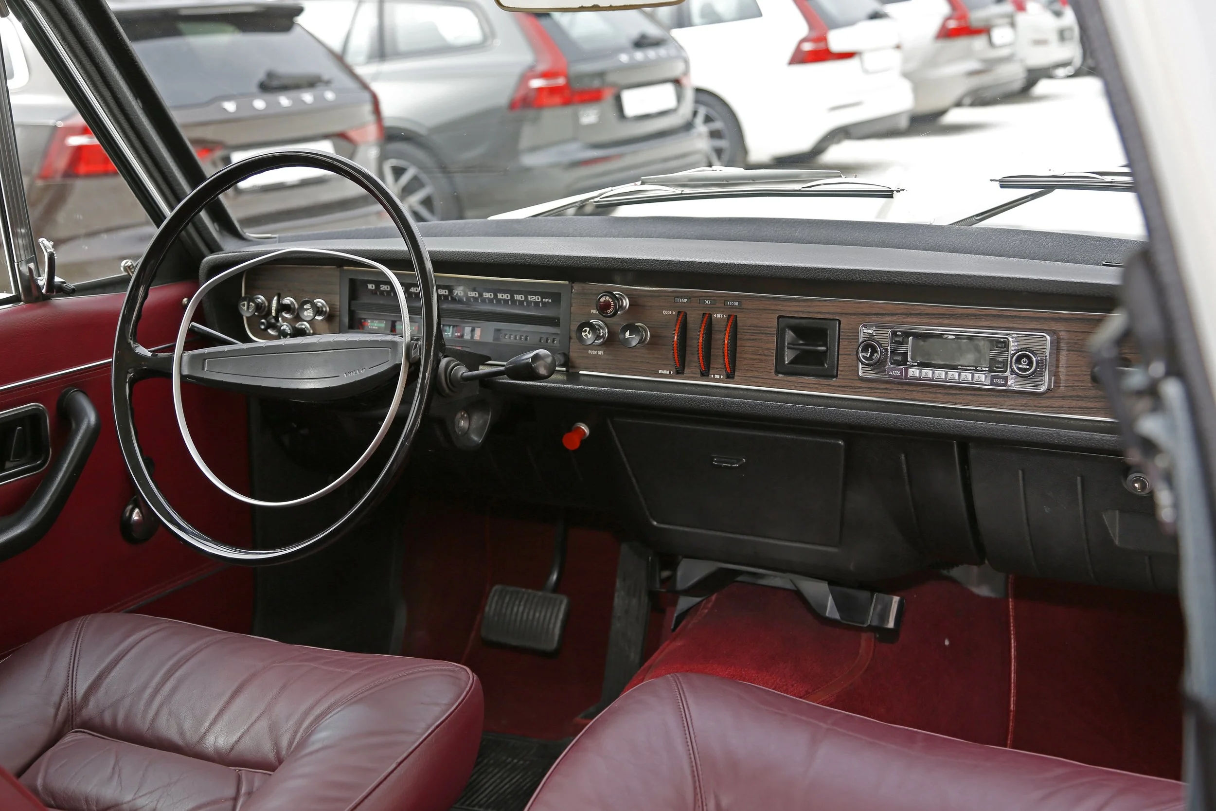 Volvo 164 (36).JPG