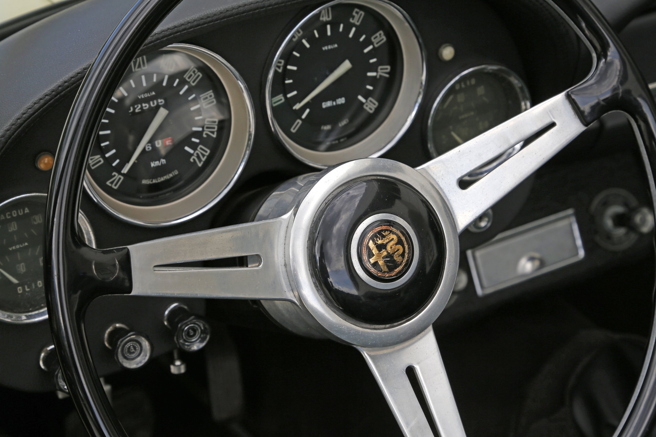 Alfa Romeo 2600 Spider (100).JPG