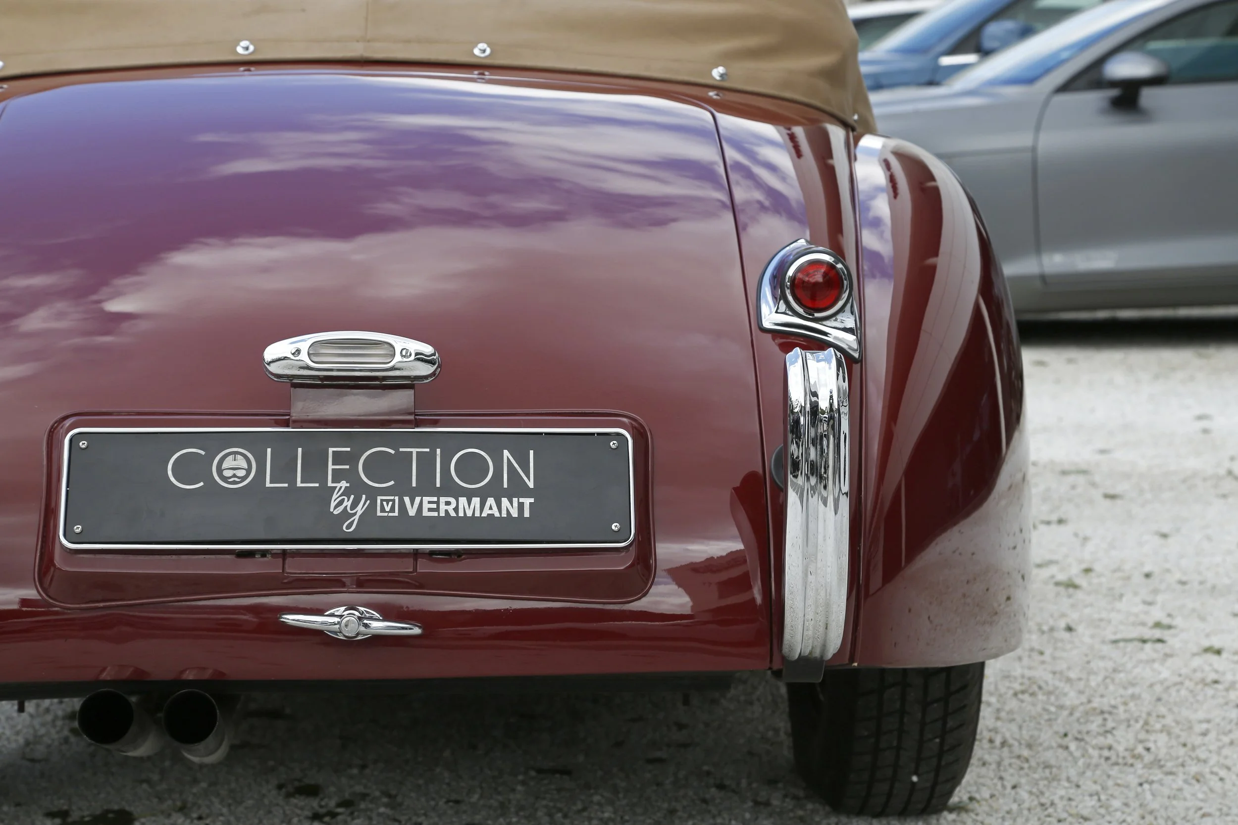 Jaguar XK120 DHC (16).JPG