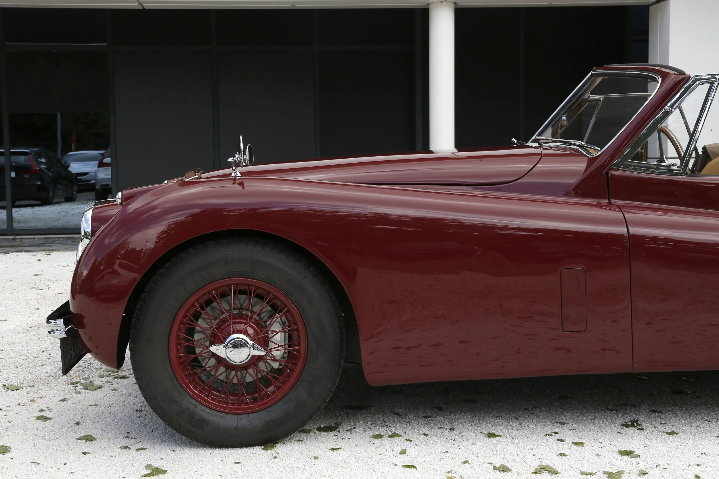 Jaguar XK120 DHC (19).JPG