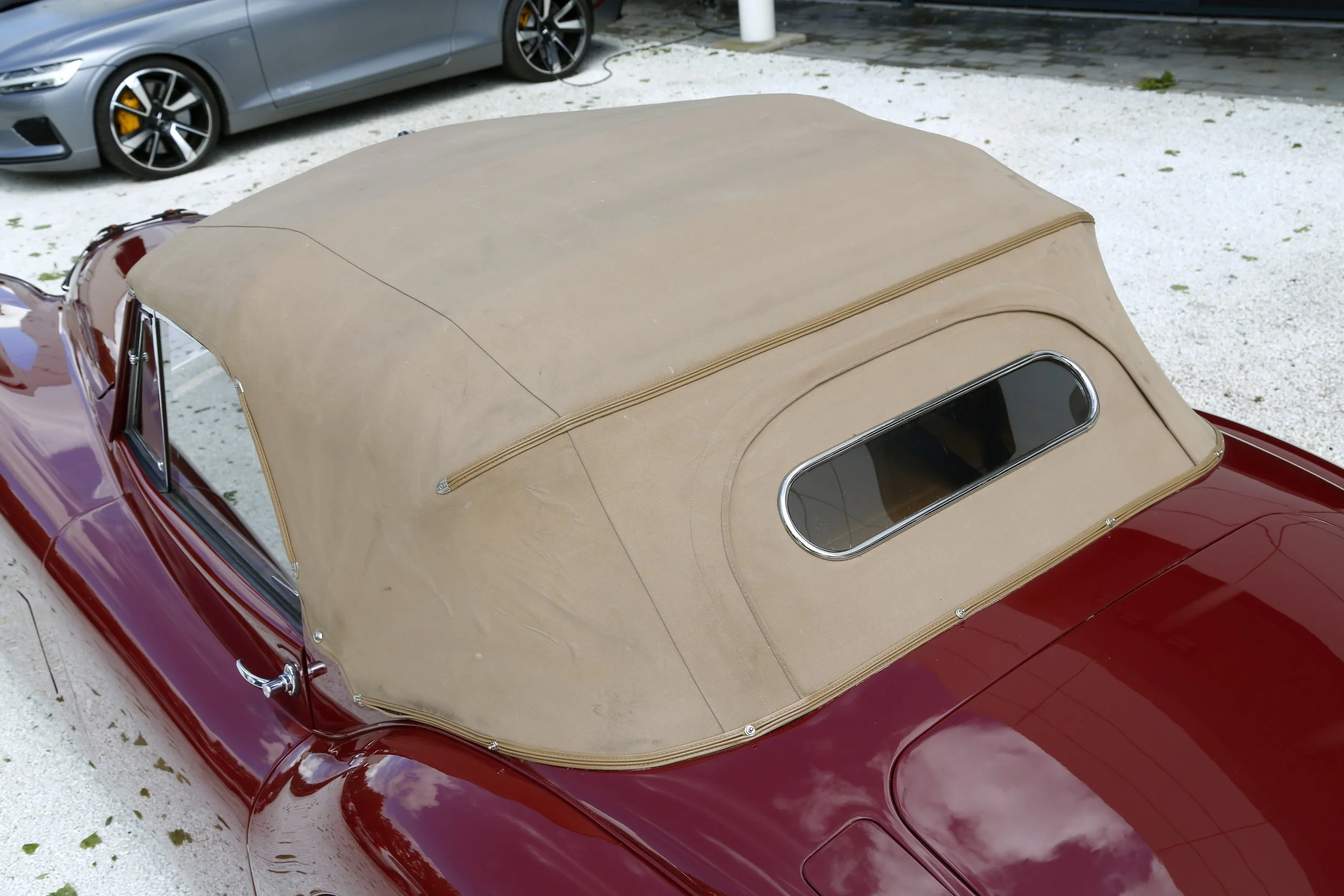 Jaguar XK120 DHC (26).JPG