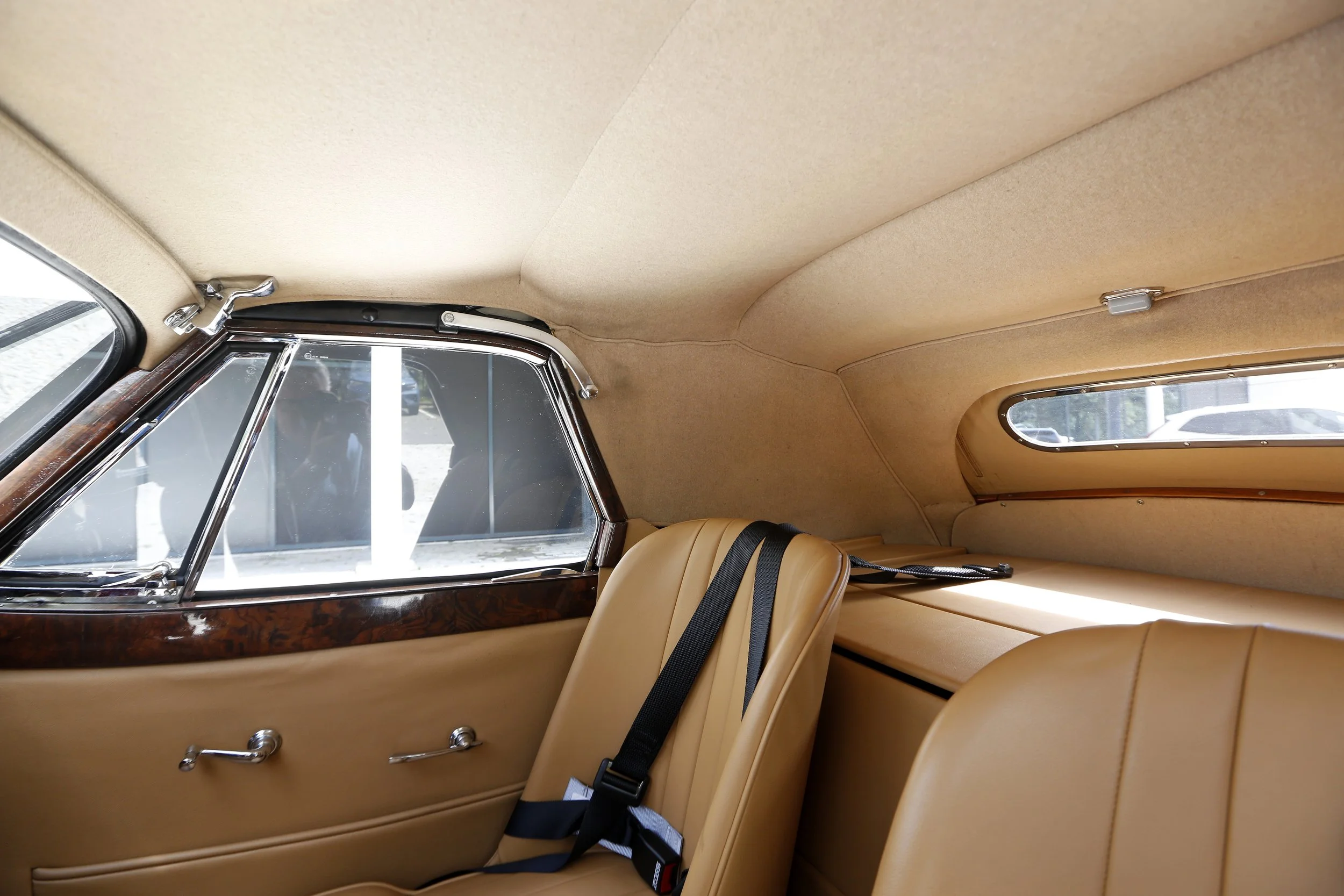 Jaguar XK120 DHC (44).JPG