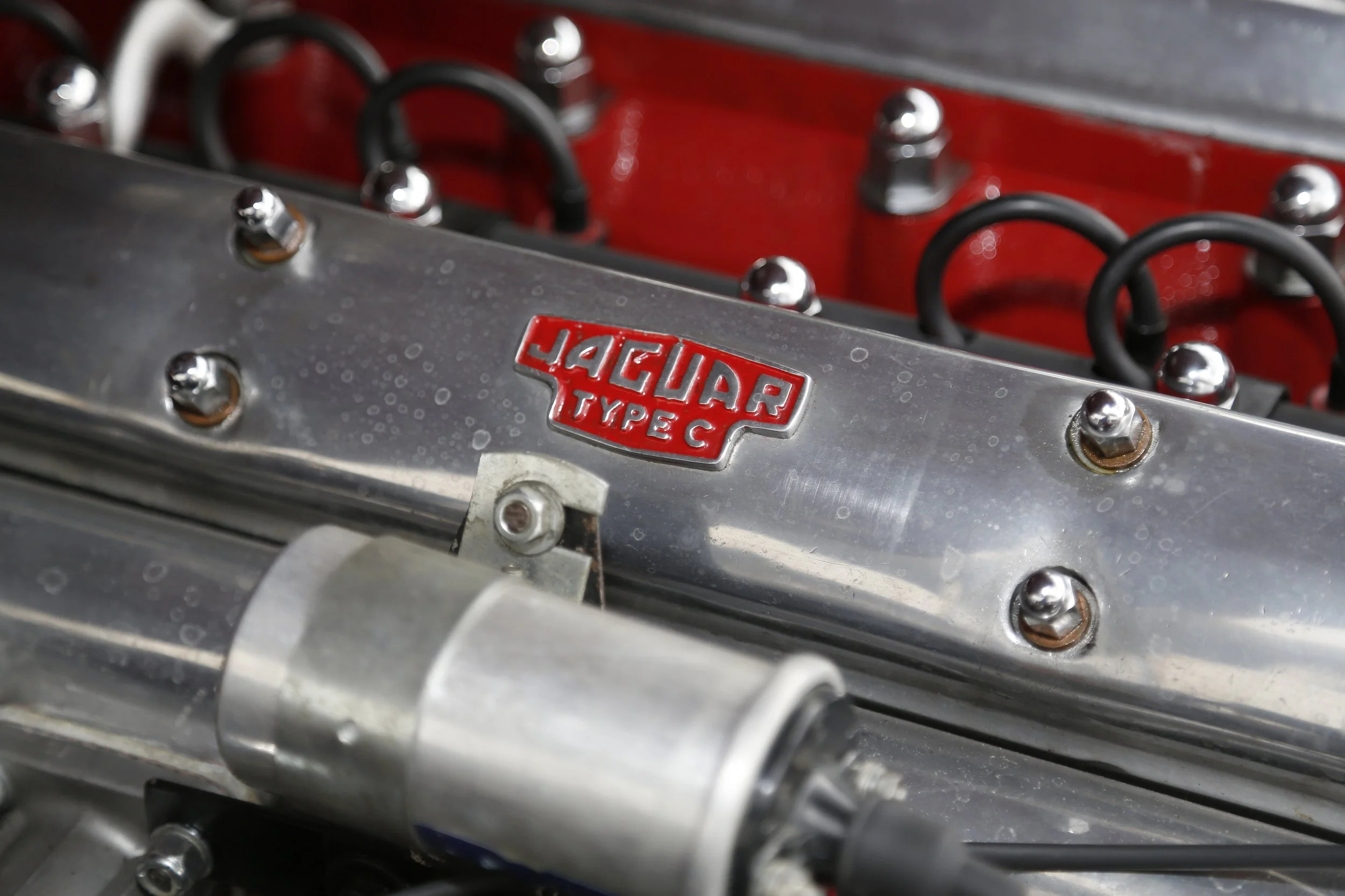 Jaguar XK120 DHC (49).JPG