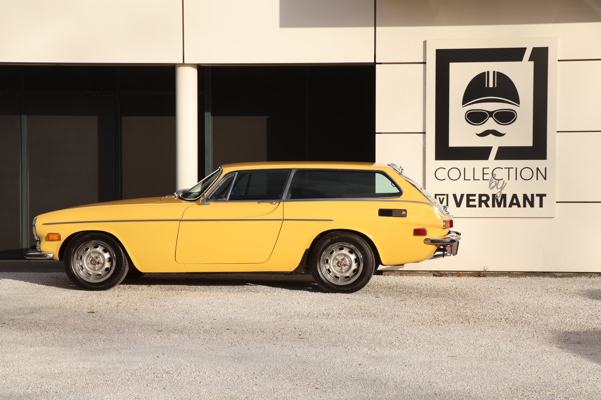 Volvo P1800 ES (4).JPG