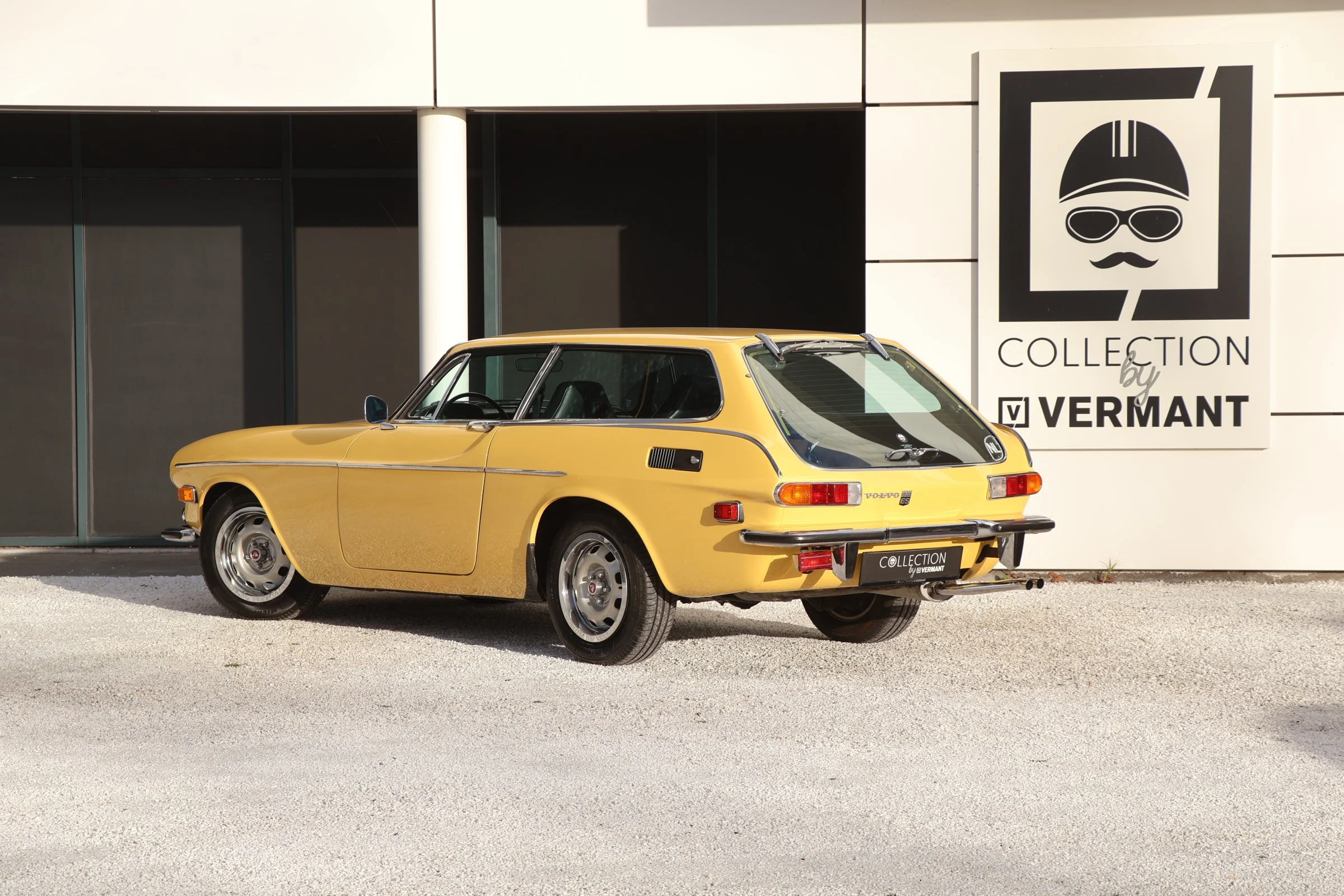 Volvo P1800 ES (3).JPG