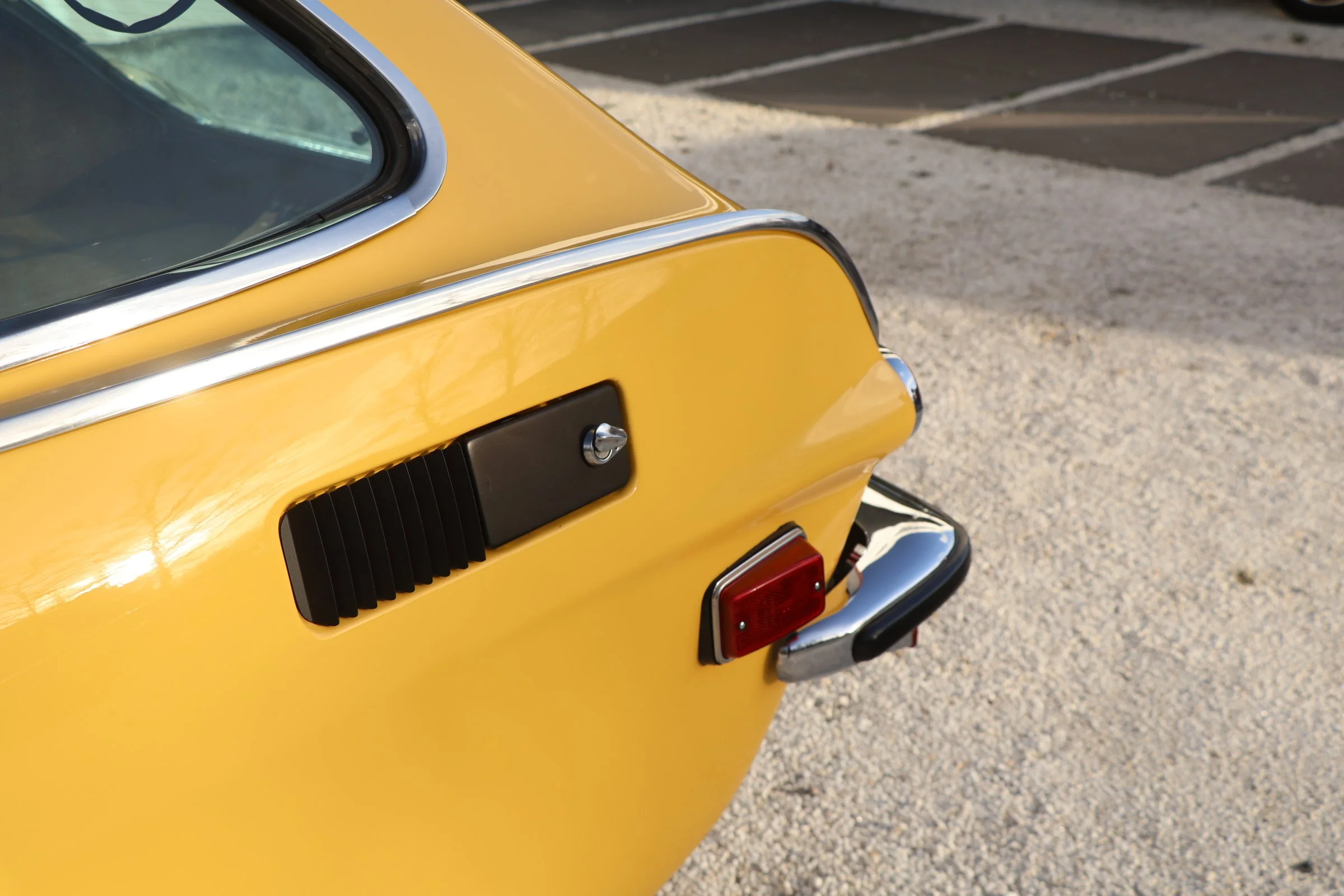 Volvo P1800 ES (37).JPG